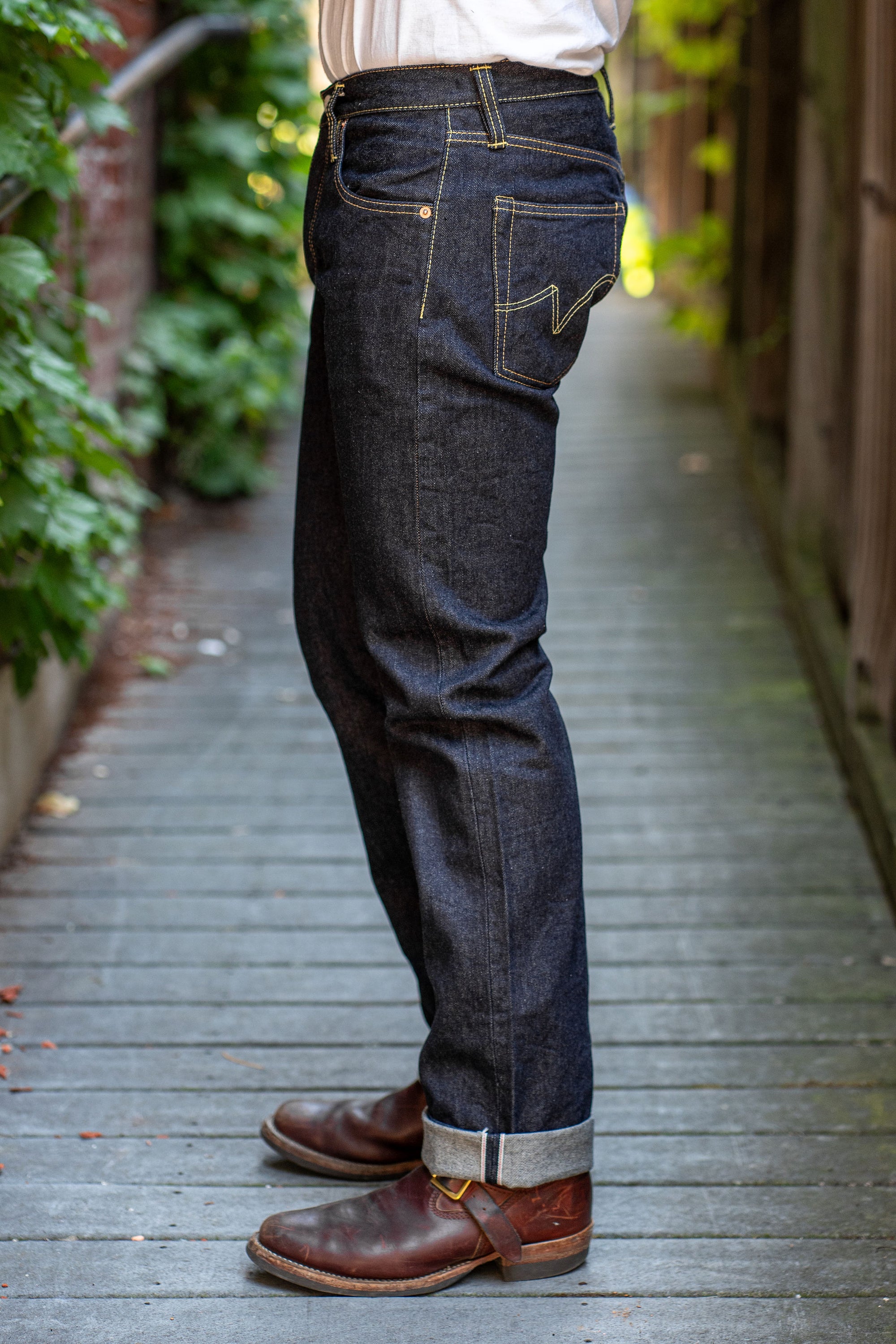 Iron Heart IH-666S-142 14oz Selvedge Denim Slim Straight Cut Jeans - Indigo
