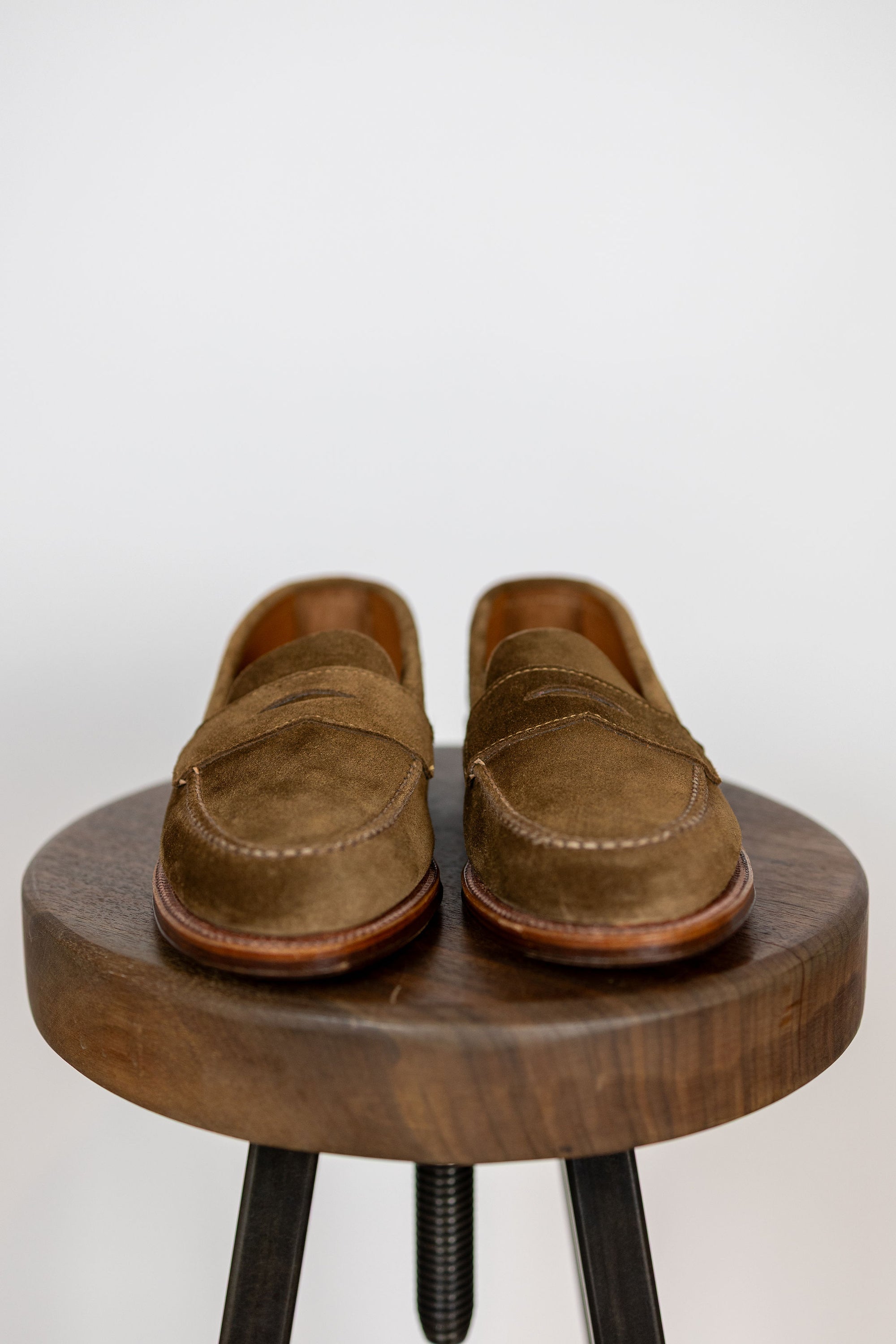 Alden 6243F Unlined Leisure Handsewn Penny Loafer LHS - Snuff Suede