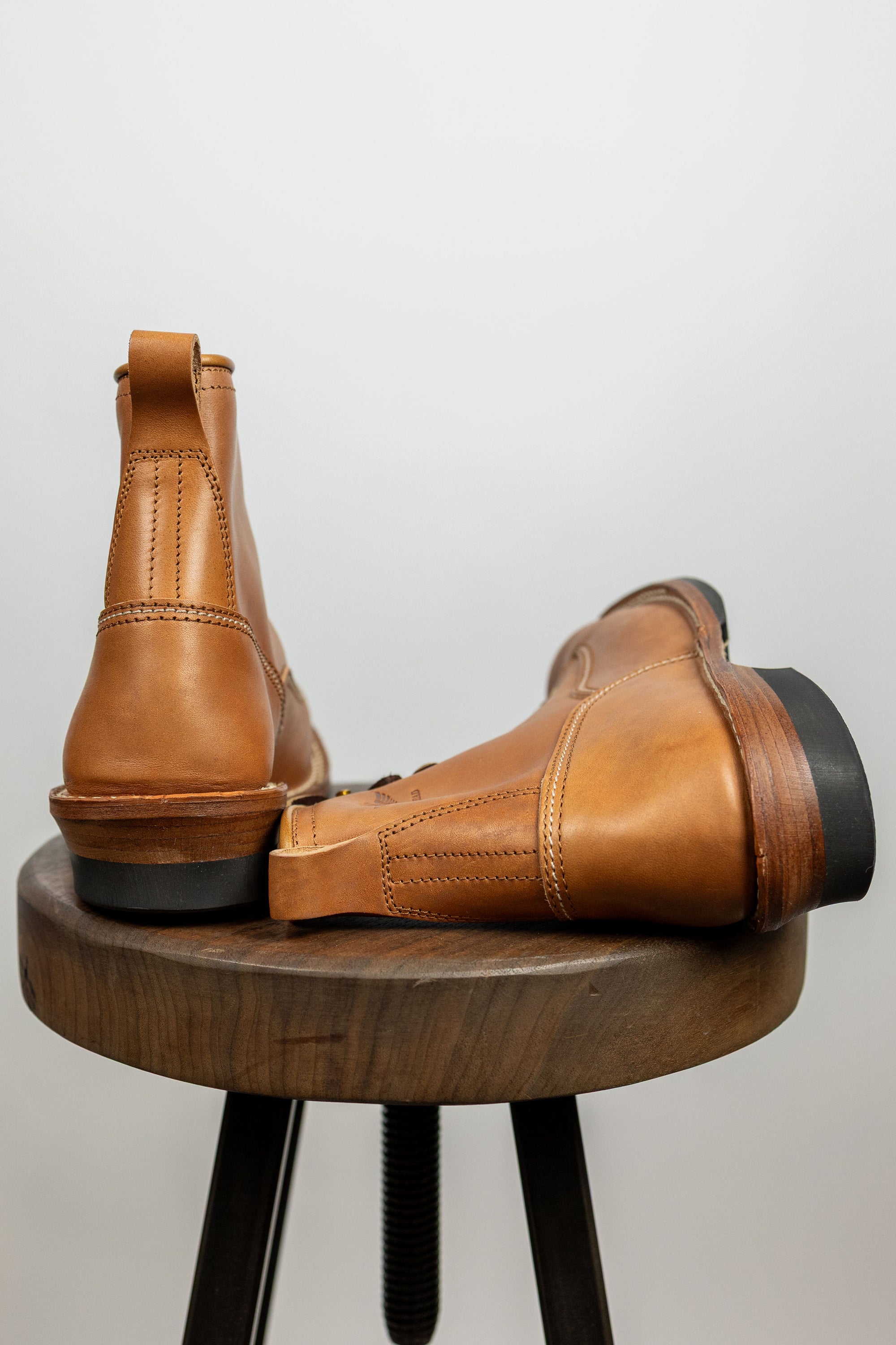 The Flat Head FN-FB-004 Horsehide Logger Boots - Beige