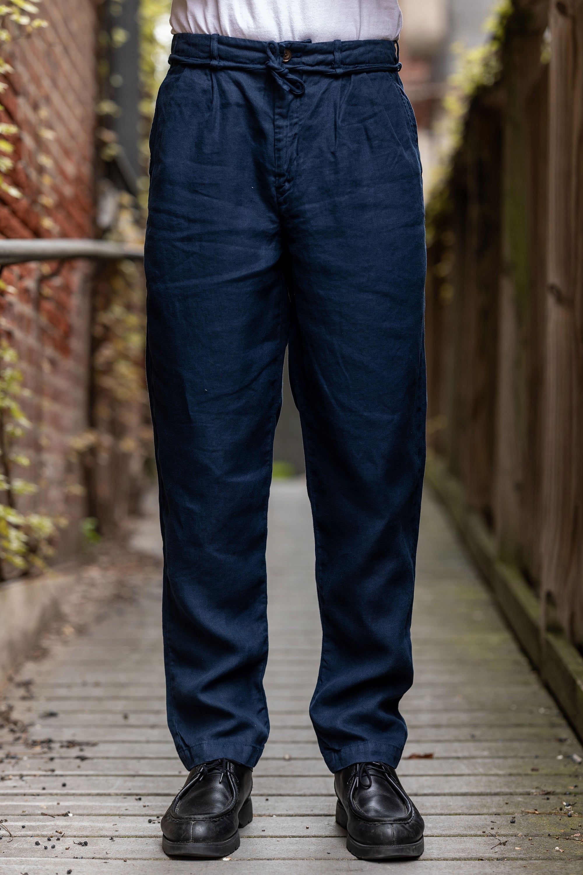 Seuvas Linen Tapered 2-Tuck Pants - Navy