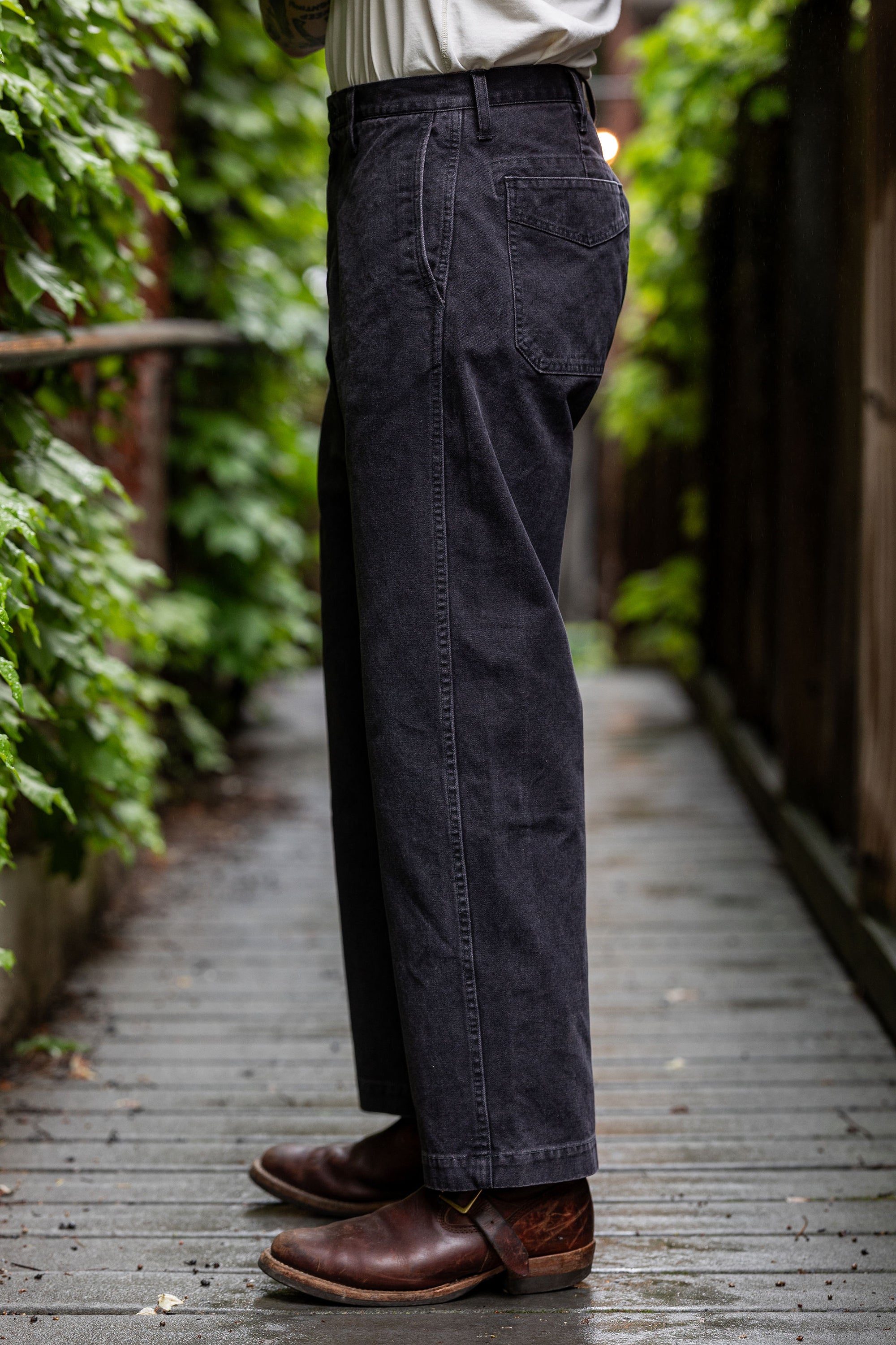 Sugar Cane Cotton Duck Wide Trousers - Aged Model Black