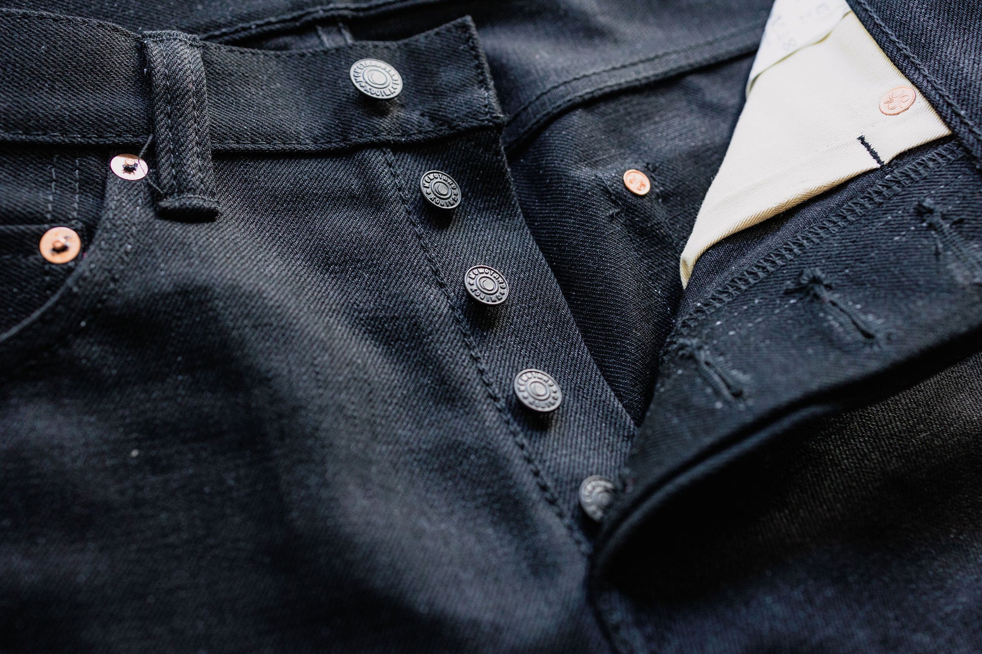 Momotaro 0306-B Tight Tapered 15.7oz Zimbabwe - Black