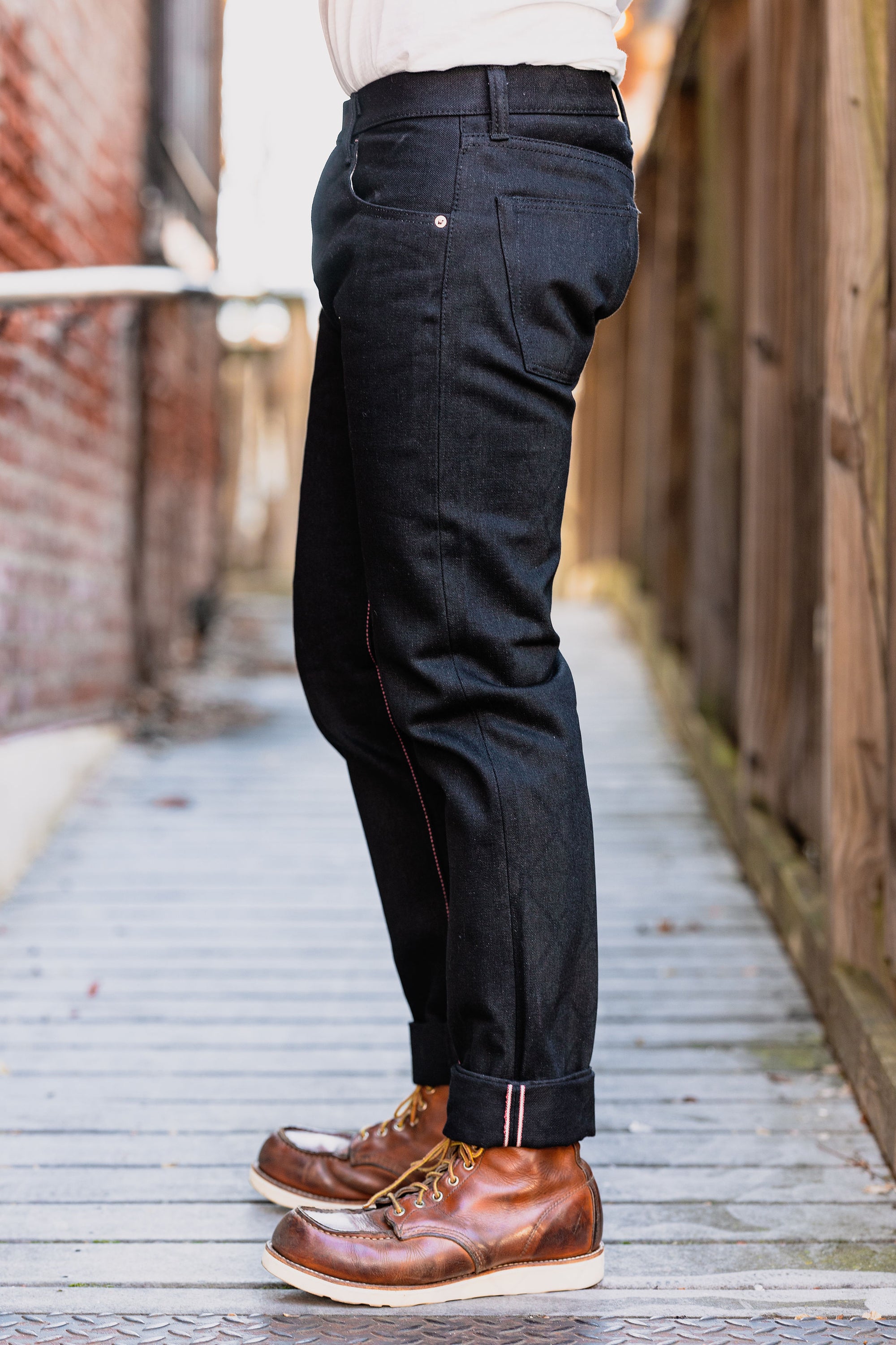 Momotaro 0306-B Tight Tapered 15.7oz Zimbabwe - Black