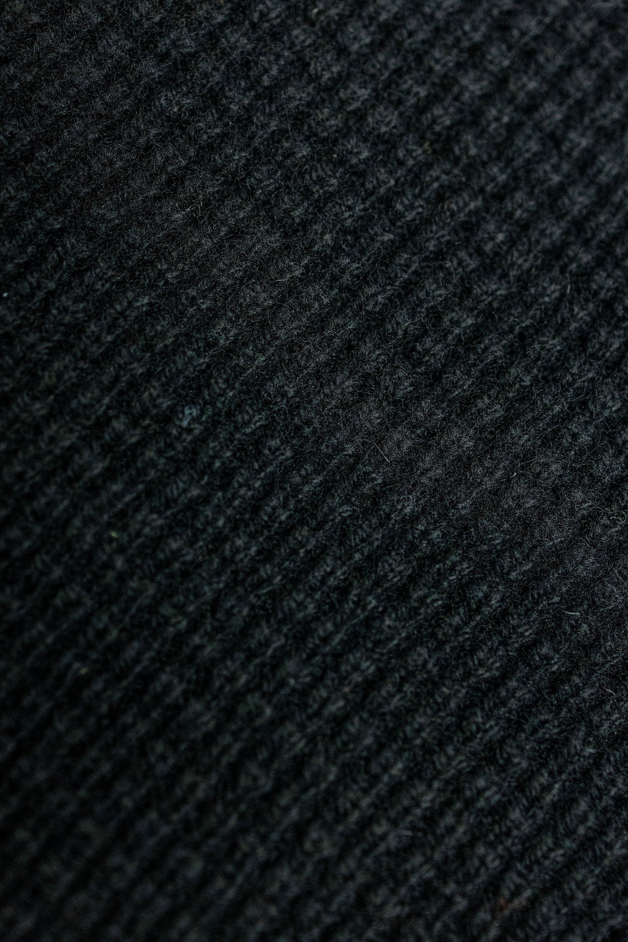Merz b. Schwanen BLADE02 Merino Wool-Cashmere Waffle Structured Pullover - Deep Black