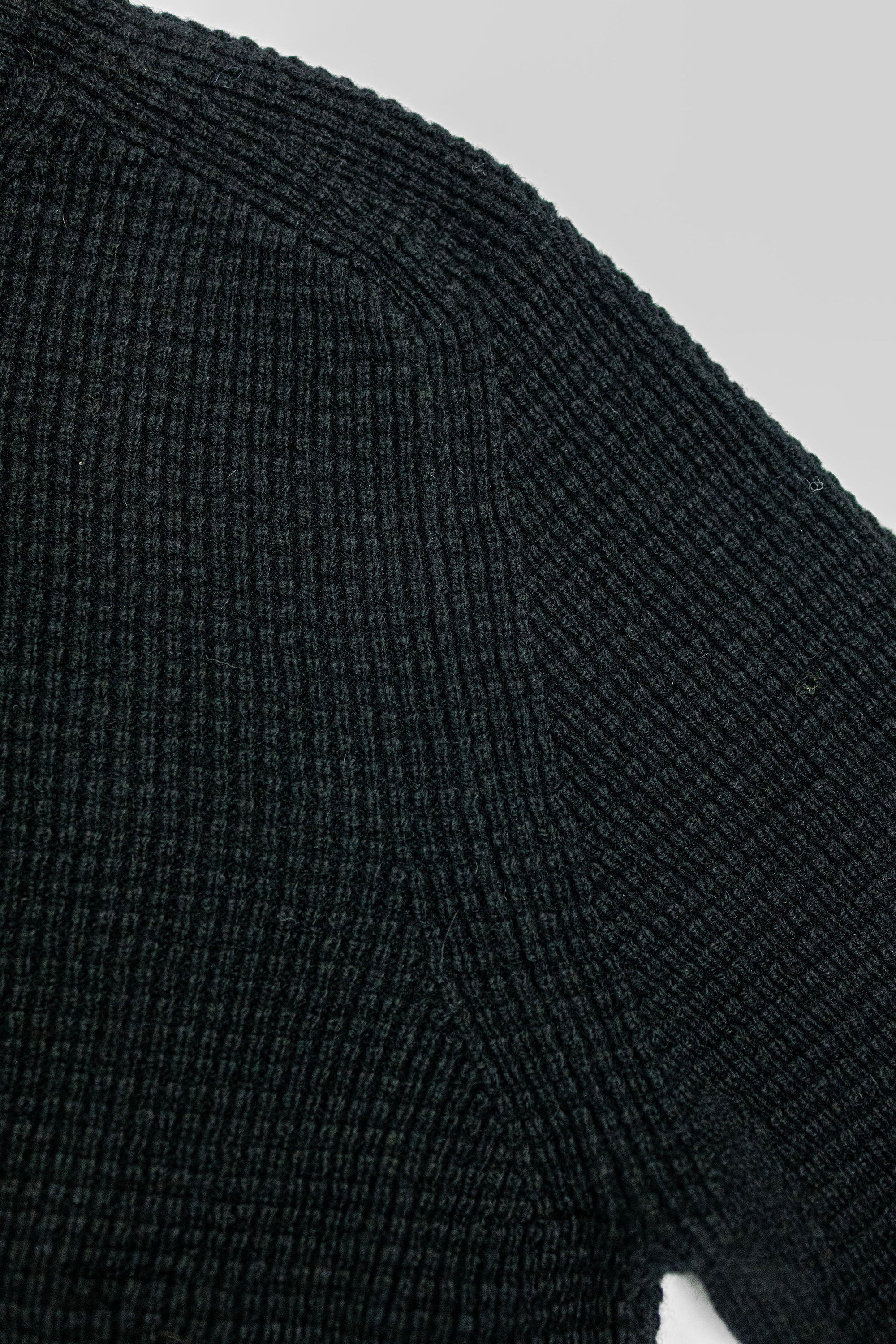 Merz b. Schwanen BLADE02 Merino Wool-Cashmere Waffle Structured Pullover - Deep Black