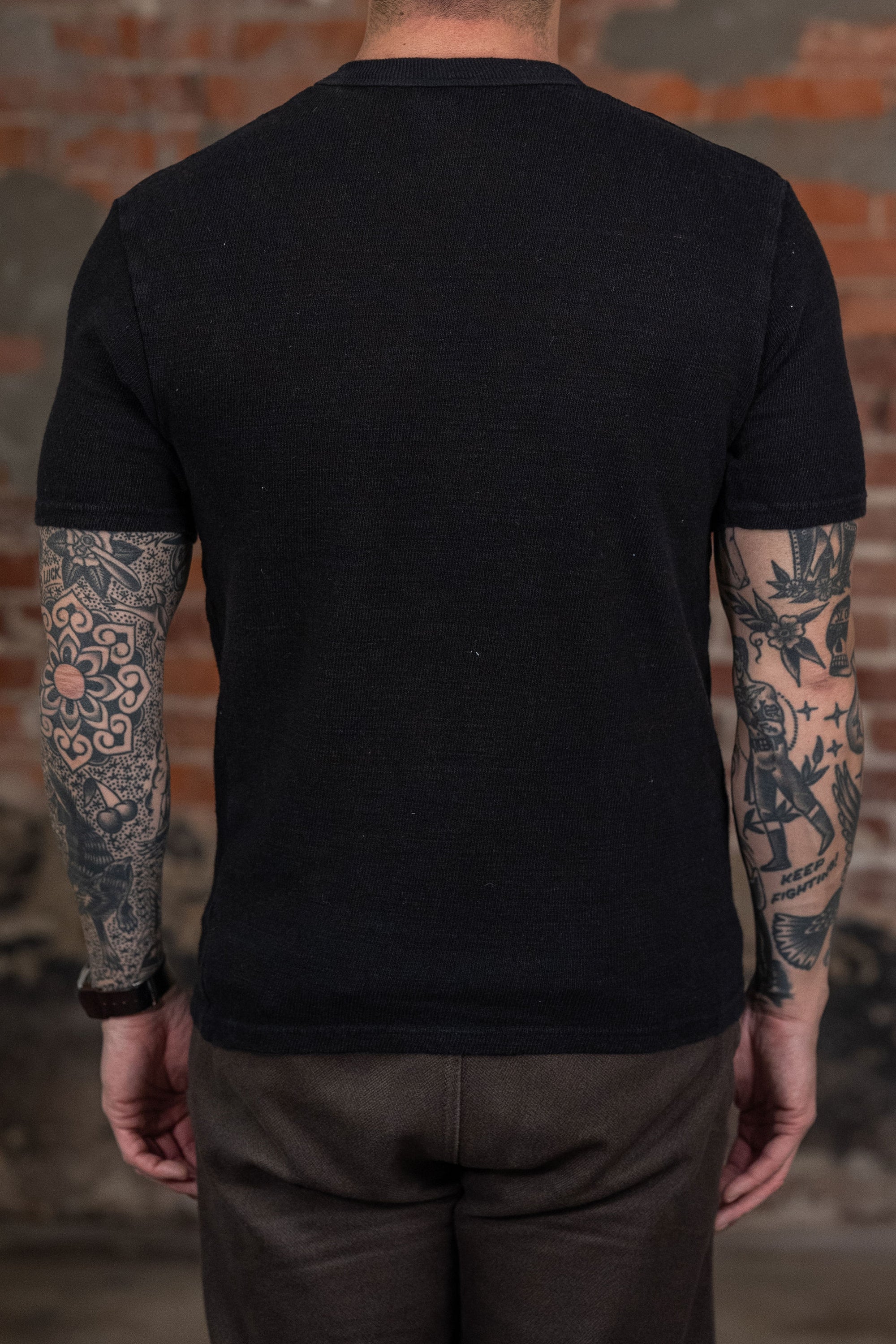 UES Linen Short Sleeve Tee - Black