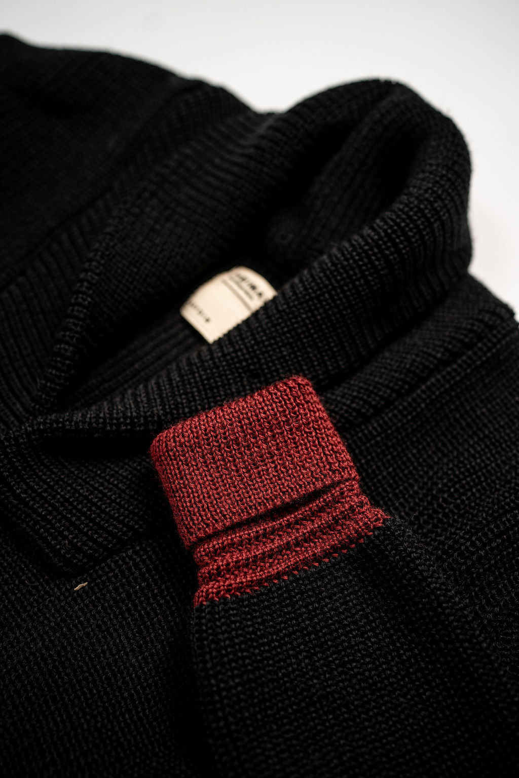 Heimat Textil Eiger Cardigan - Black/Burgundy