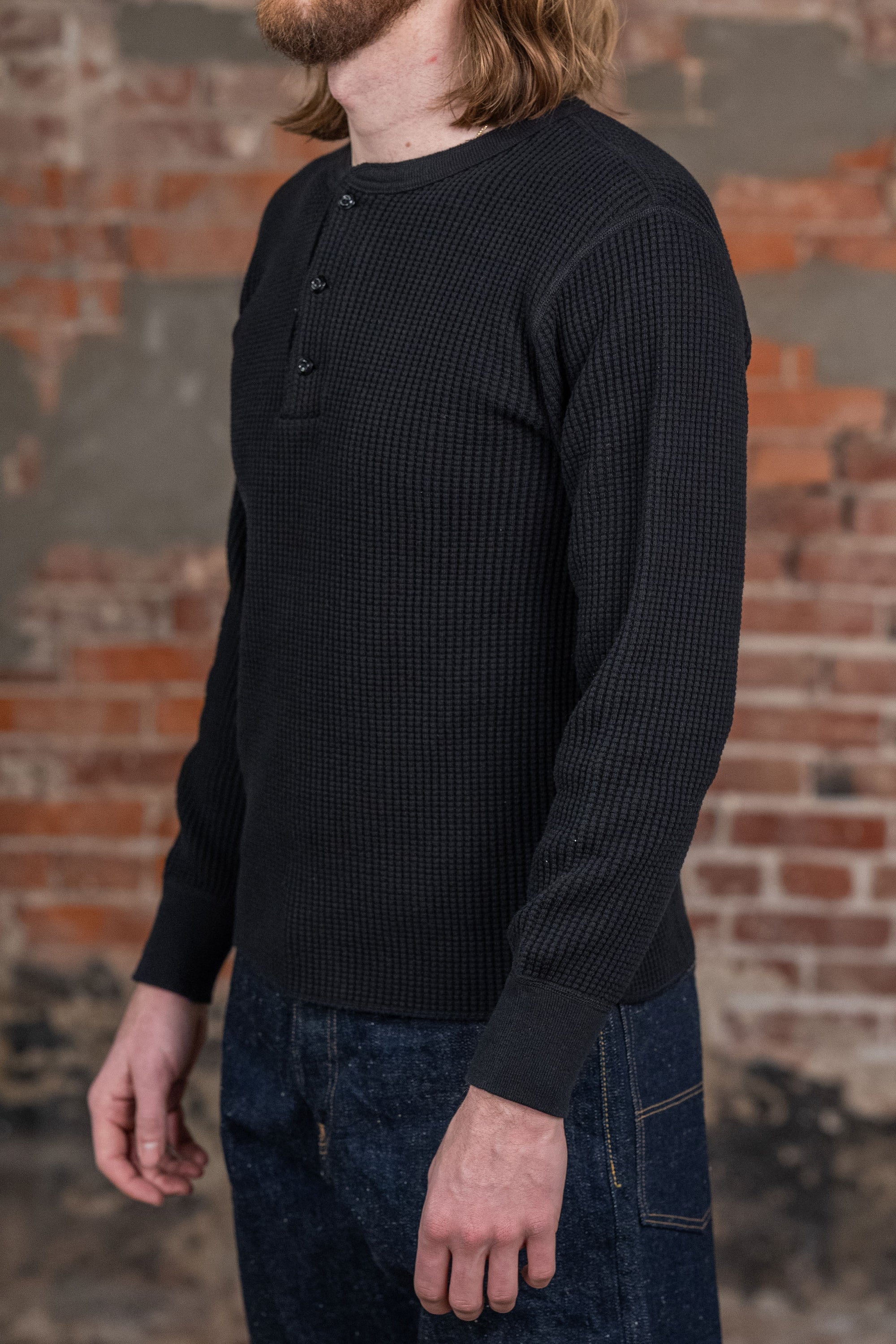UES Big Waffle Henley - Black