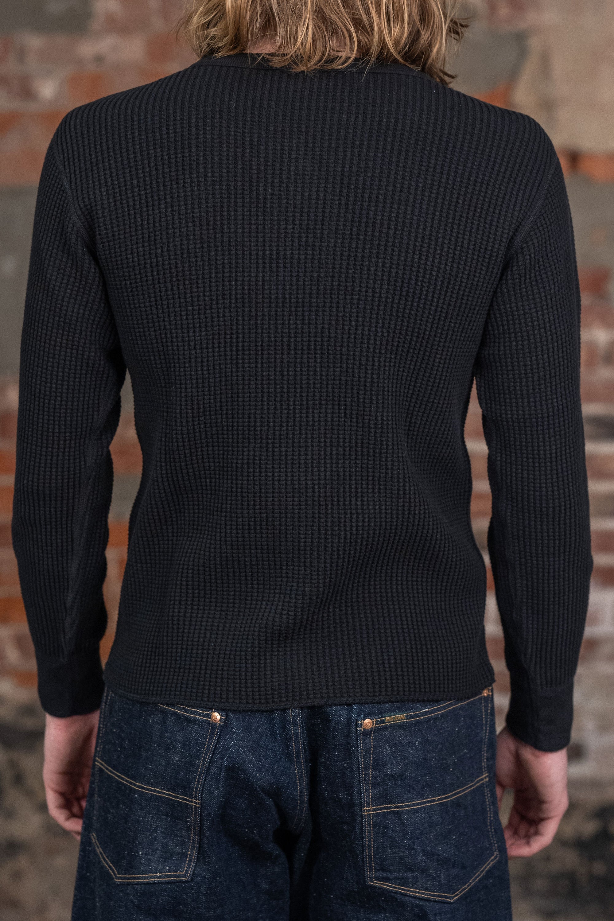 UES Big Waffle Henley - Black