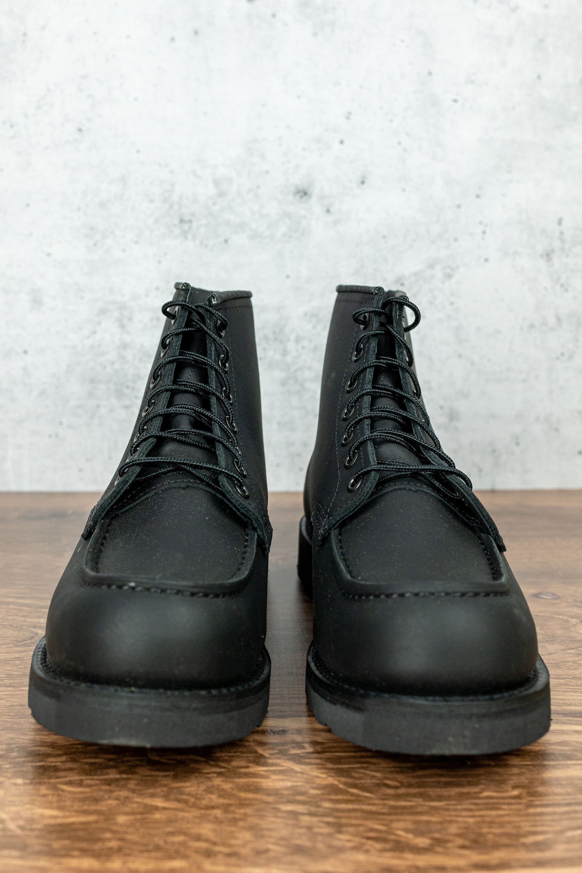 Red Wing Heritage Classic Moc 8074 - Black Harness Leather