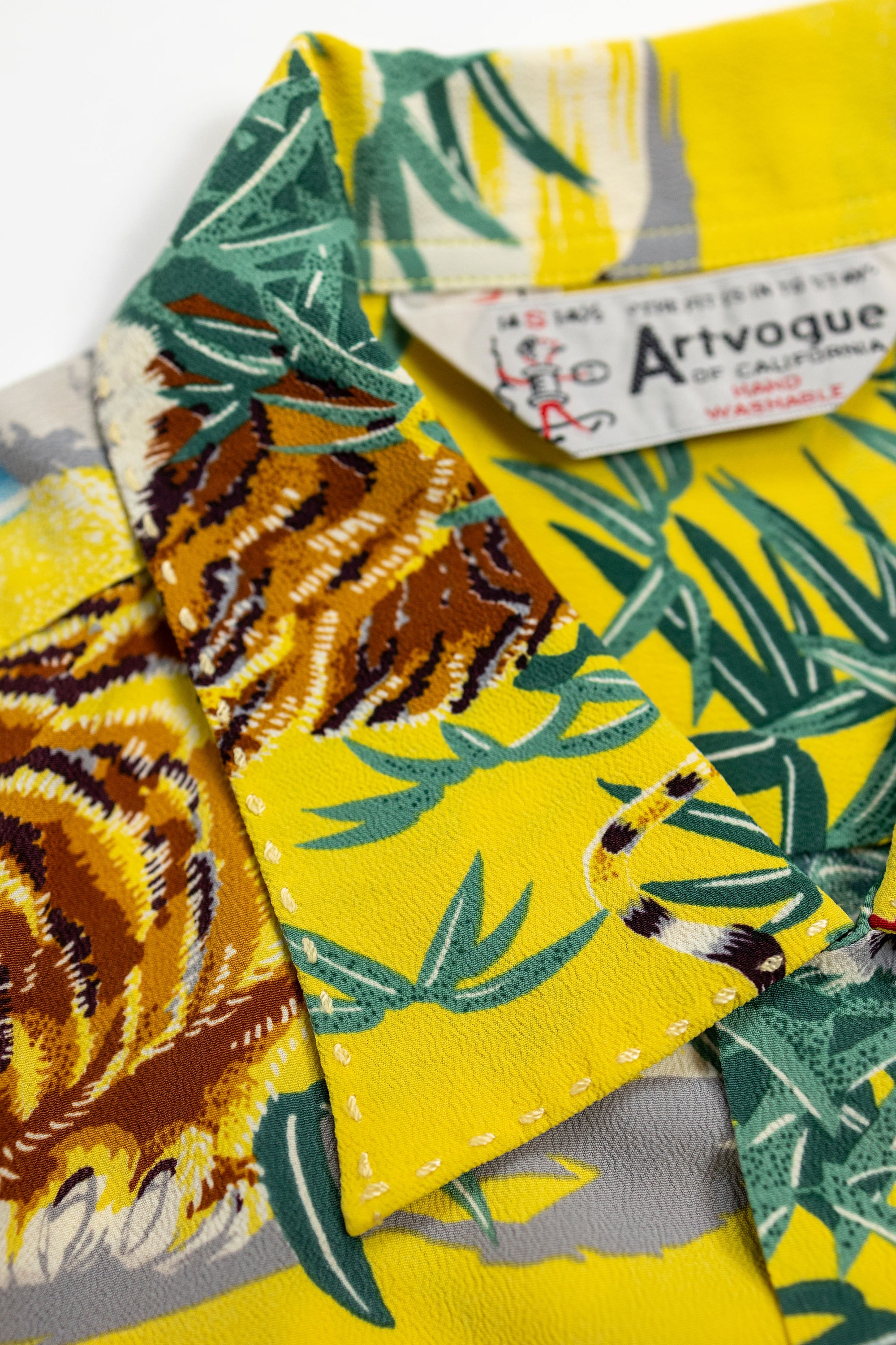 Sun Surf Special Edition "Sasa Tora" - Yellow