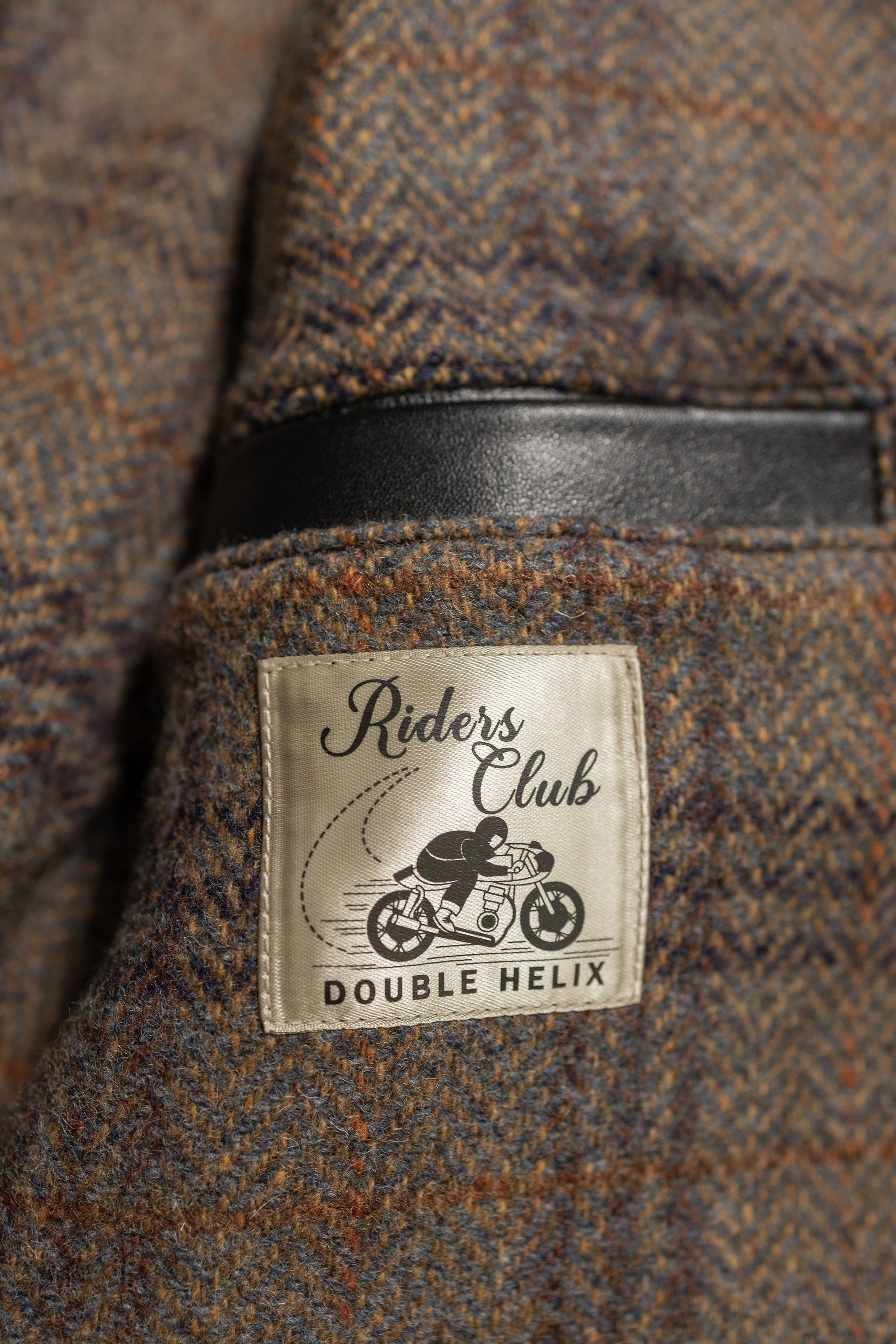 Double Helix Hugging The Curve - Black Teacore Horsehide