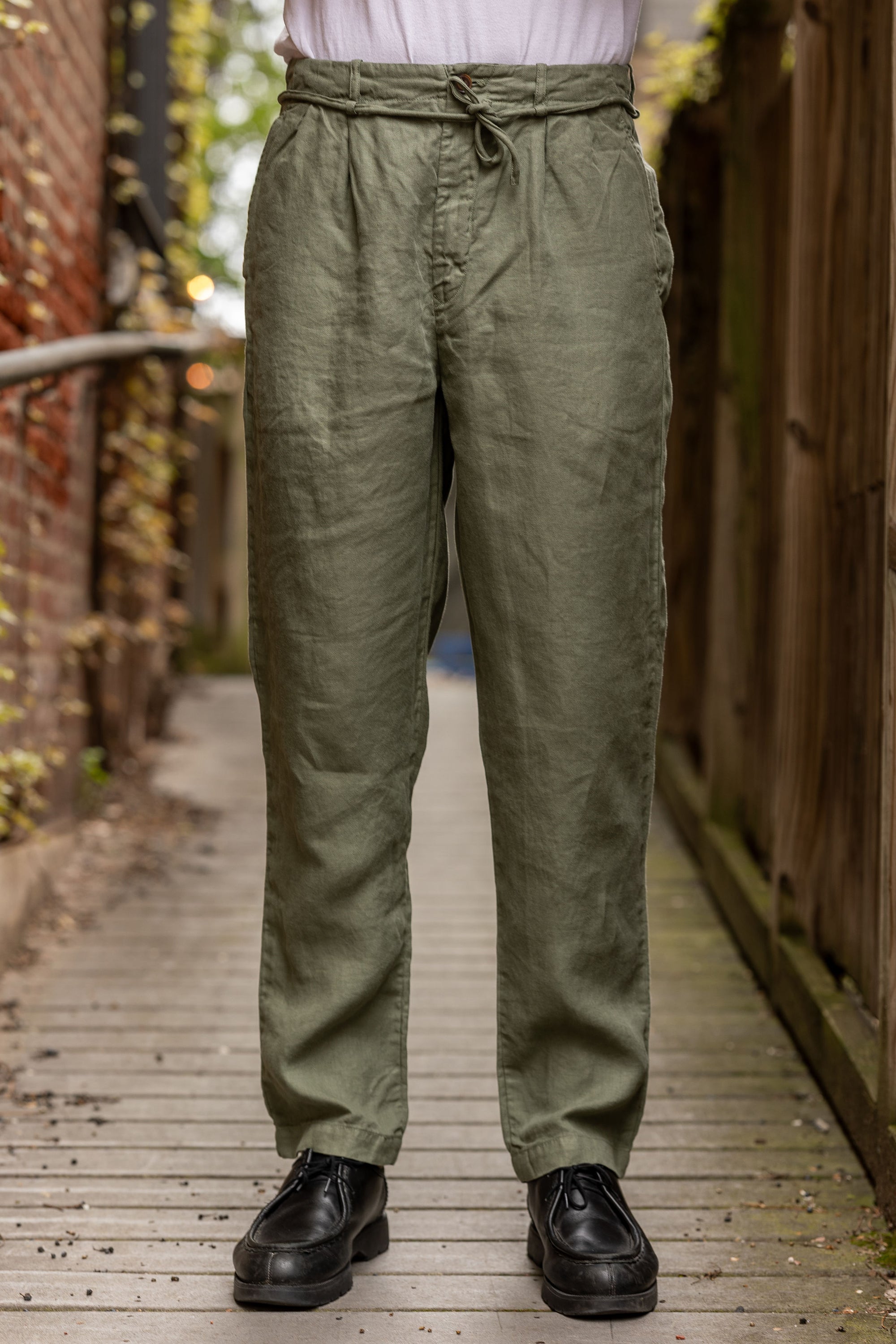 Seuvas Linen Tapered 2-Tuck Pants - Olive