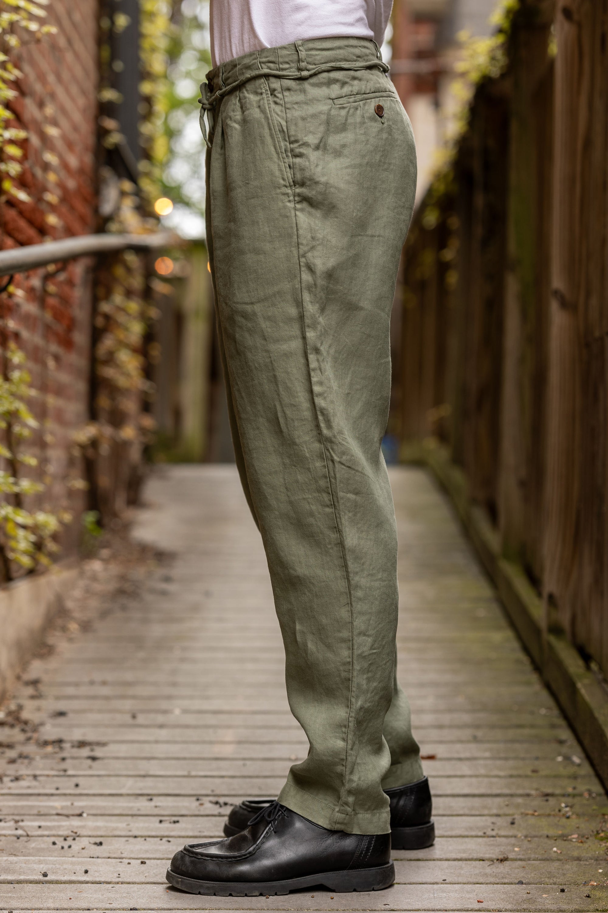 Seuvas Linen Tapered 2-Tuck Pants - Olive