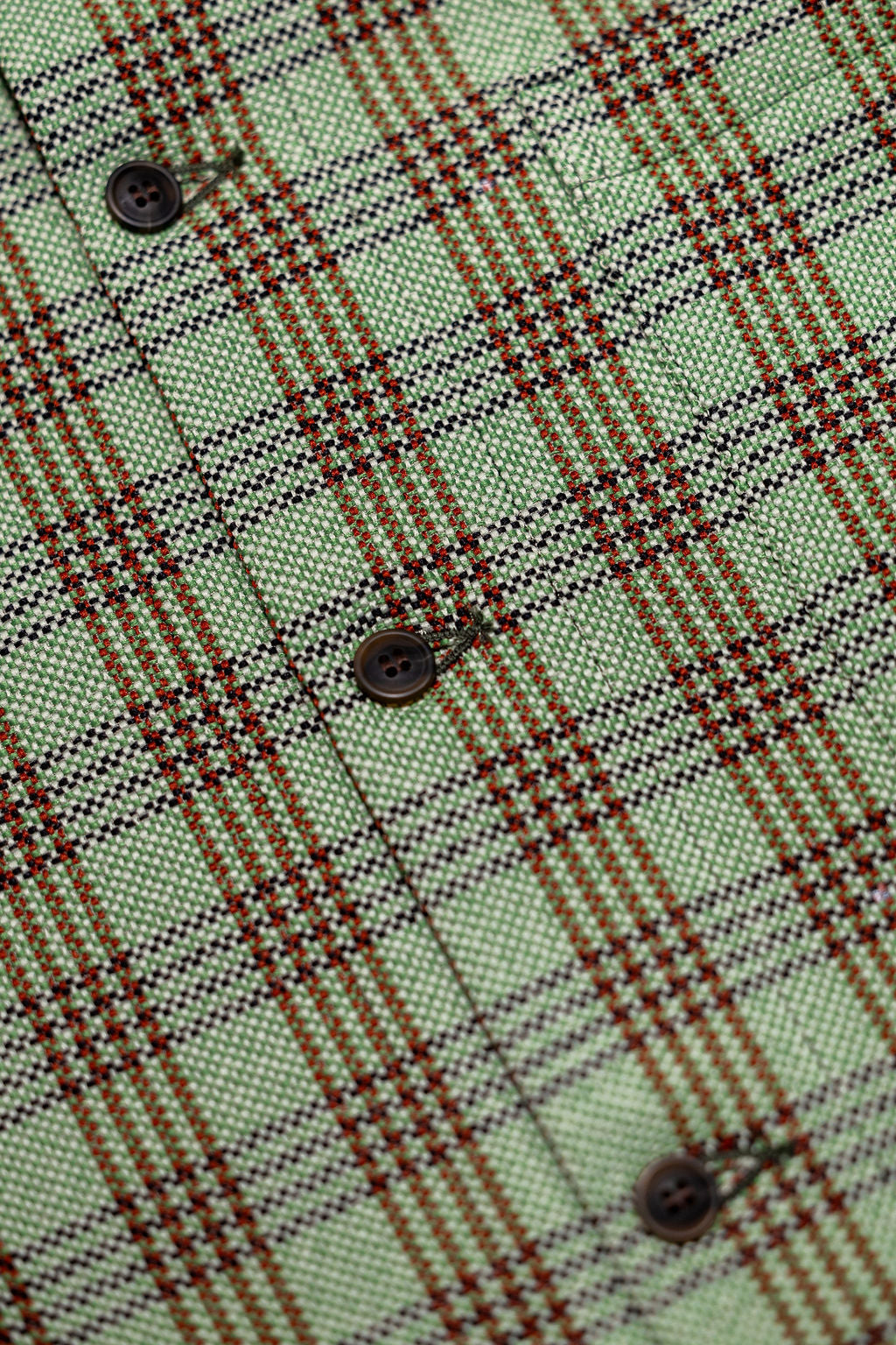 Dehen 1920 Lounge Shirt - Lawn Chair Plaid. close up of buttons