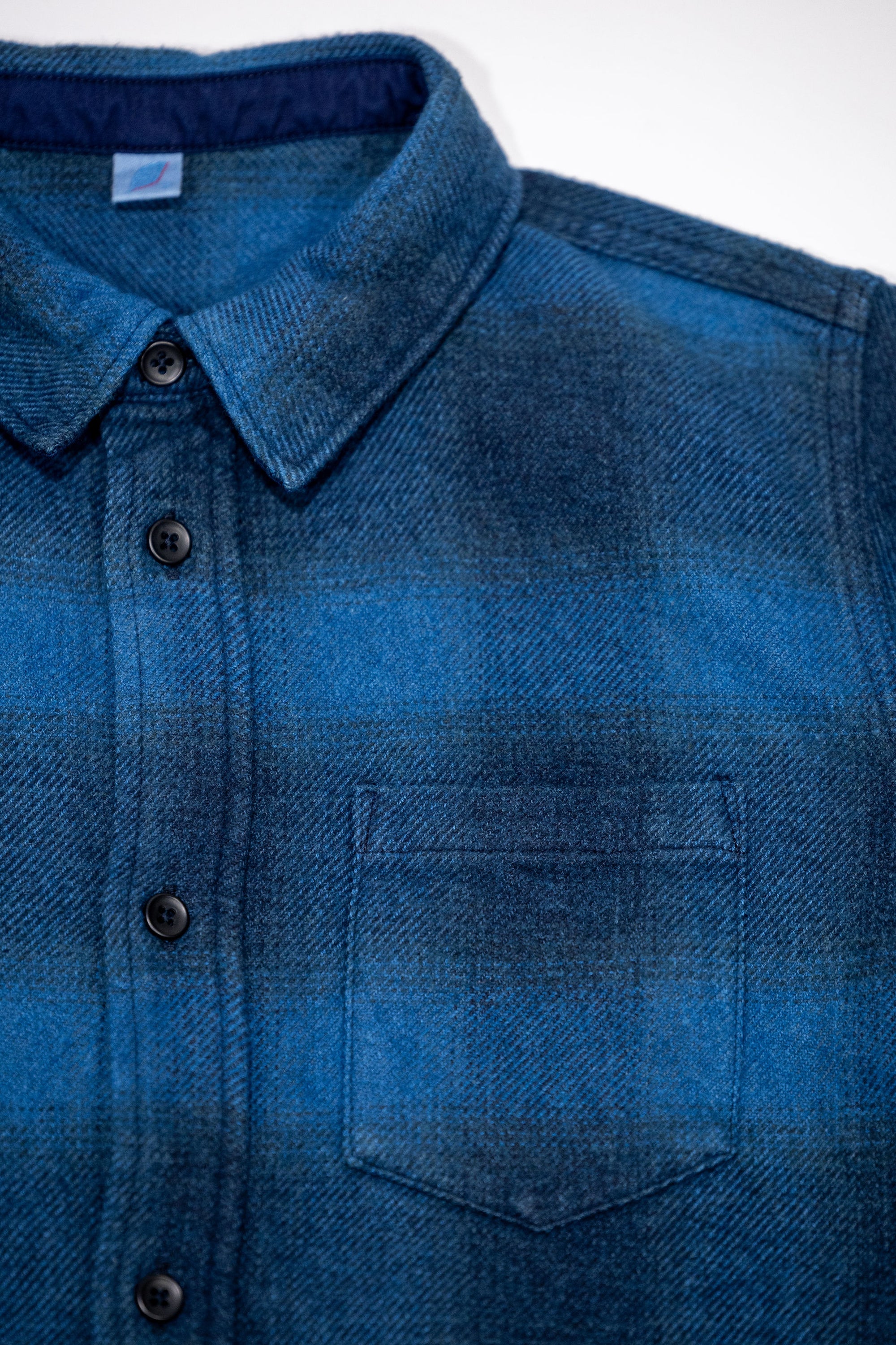 Pure Blue Japan 2235-BE Tweed Check  Shirt - Beige Indigo Overdye. close up of front pocket