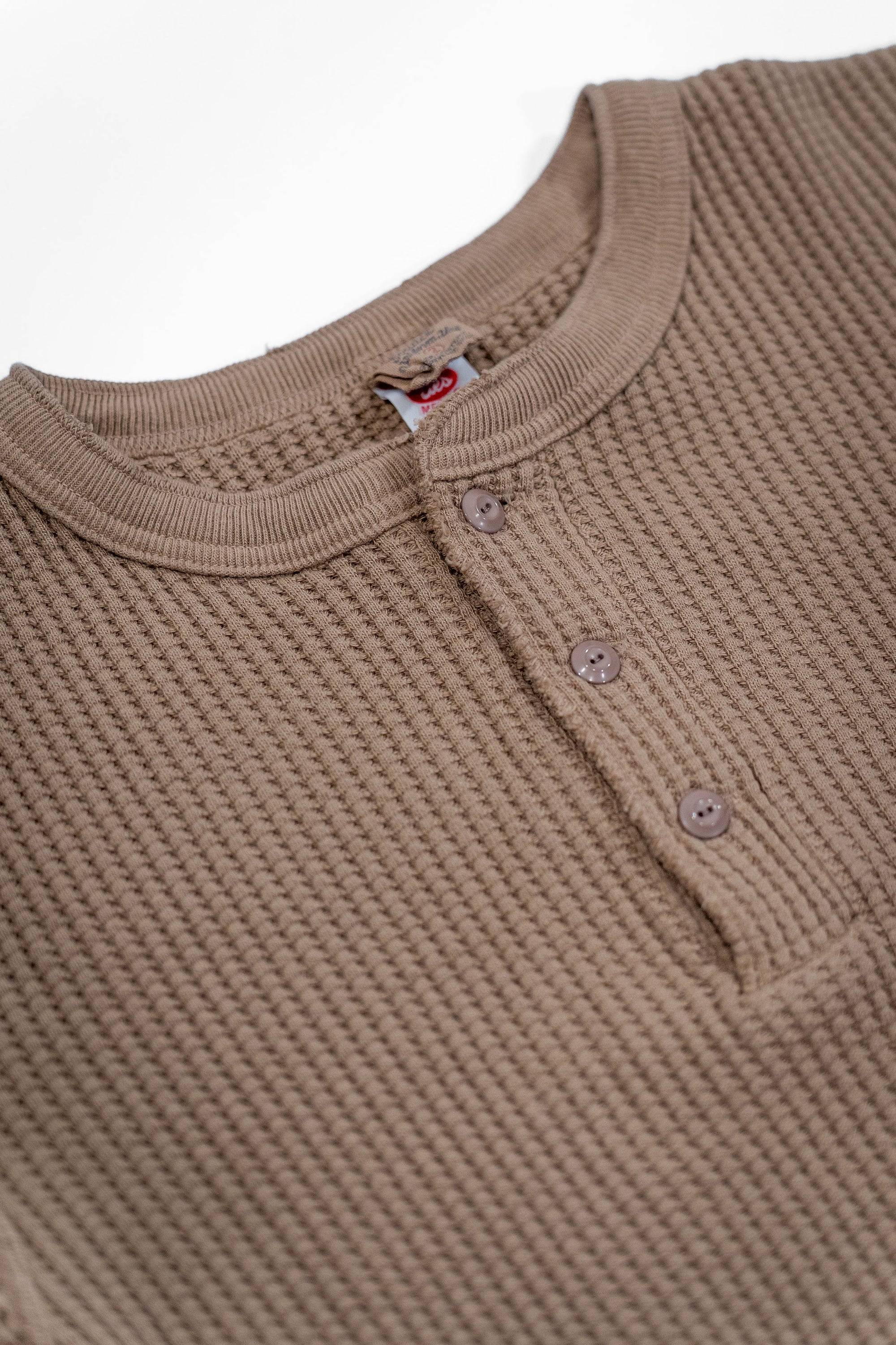 UES Big Waffle Henley - Sand