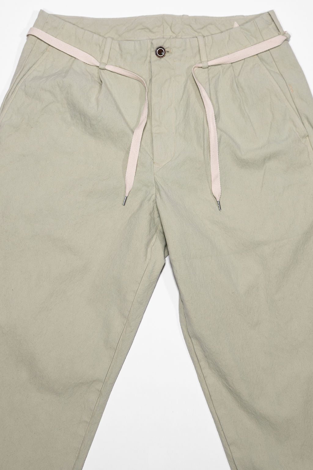 Seuvas Canvas Tapered 2-Tuck Pants (Regular) - Matcha