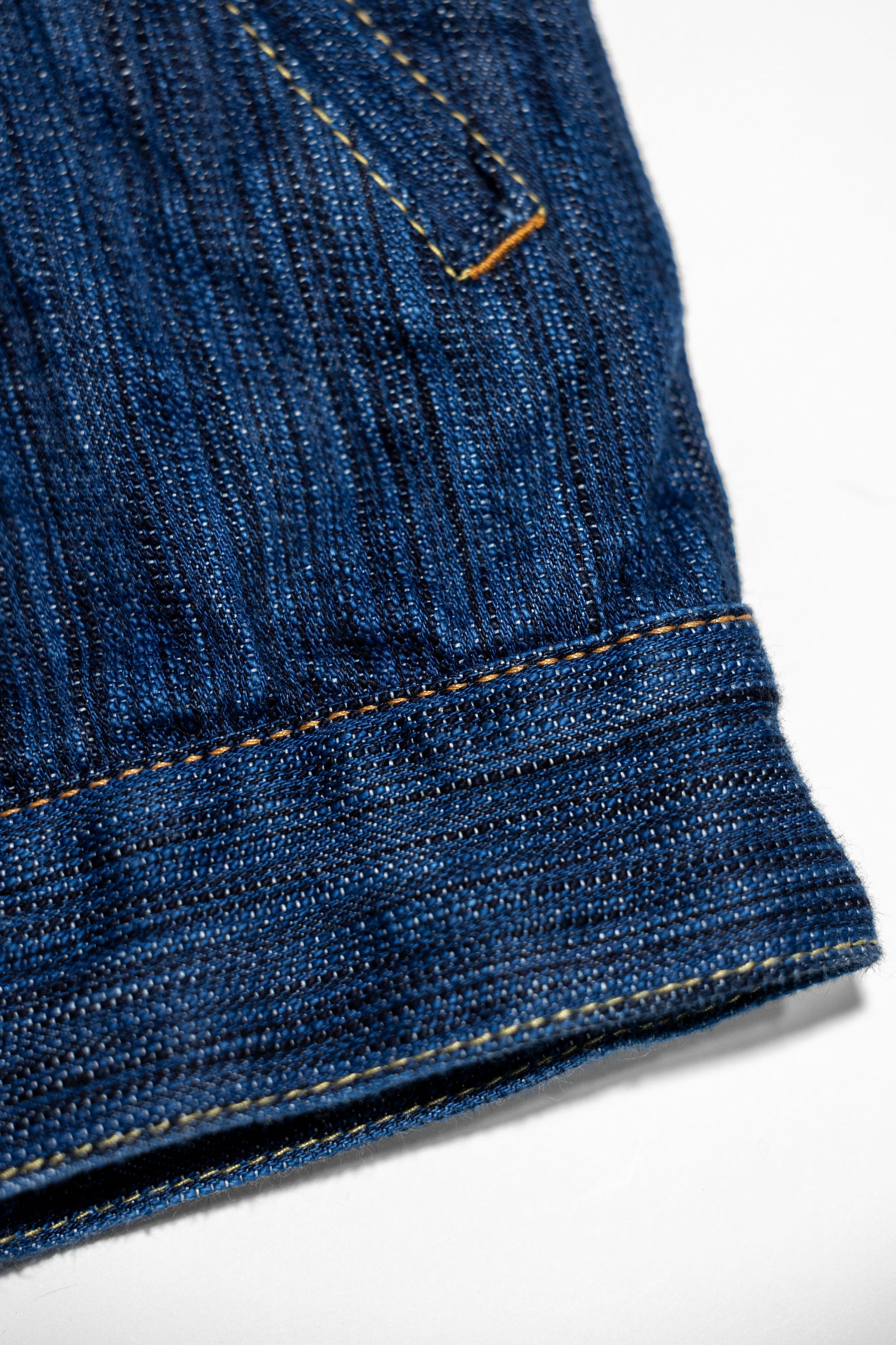 Pure Blue Japan 6225-L Waterfall Denim Type 2 Jacket - Light Indigo. close up of fabric detail