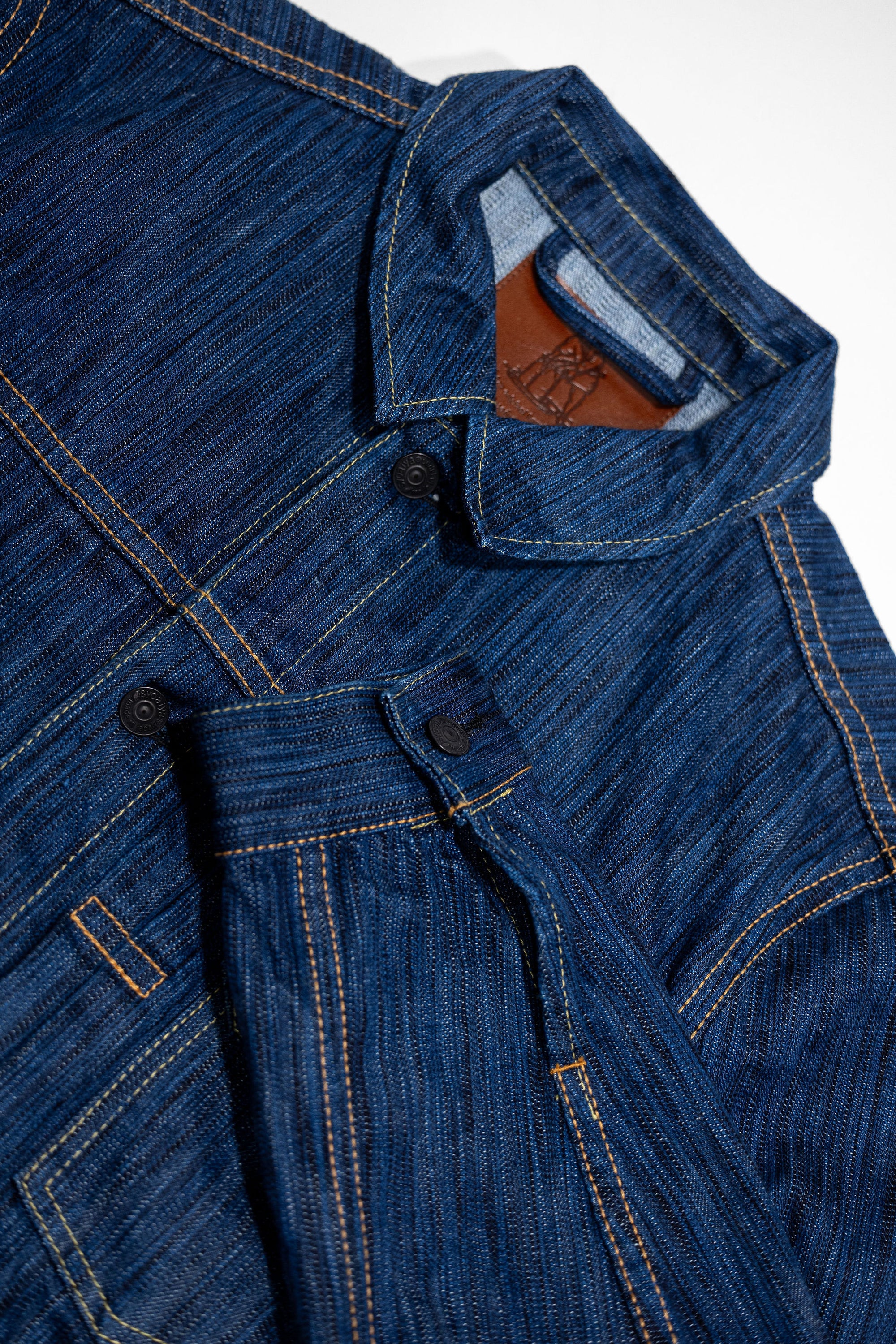 Pure Blue Japan 6225-L Waterfall Denim Type 2 Jacket - Light Indigo. close up of collar and bottom of sleeve