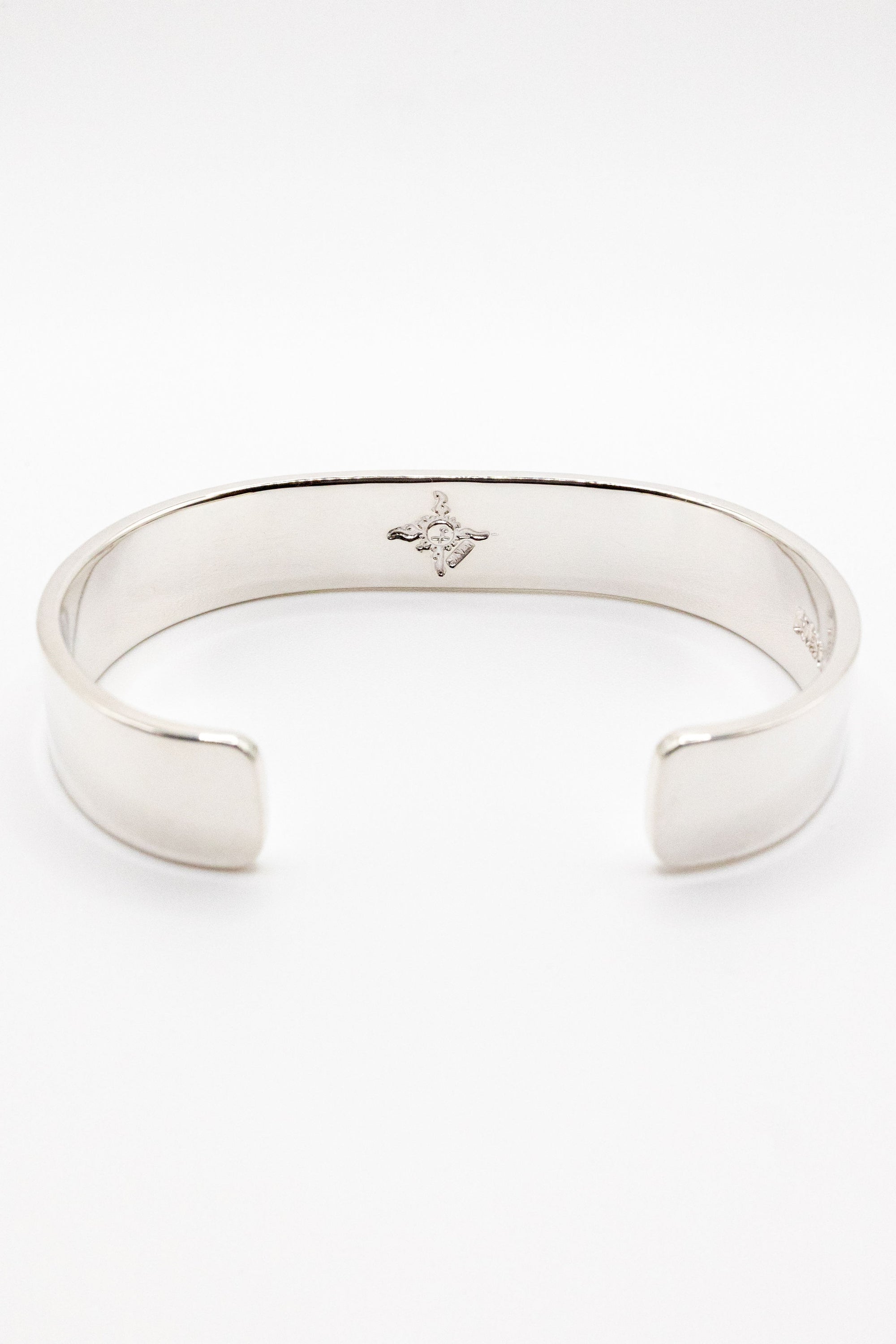 First Arrow's BR-003 Flat Hammered Bangle with Turquoise - 12mm (L)