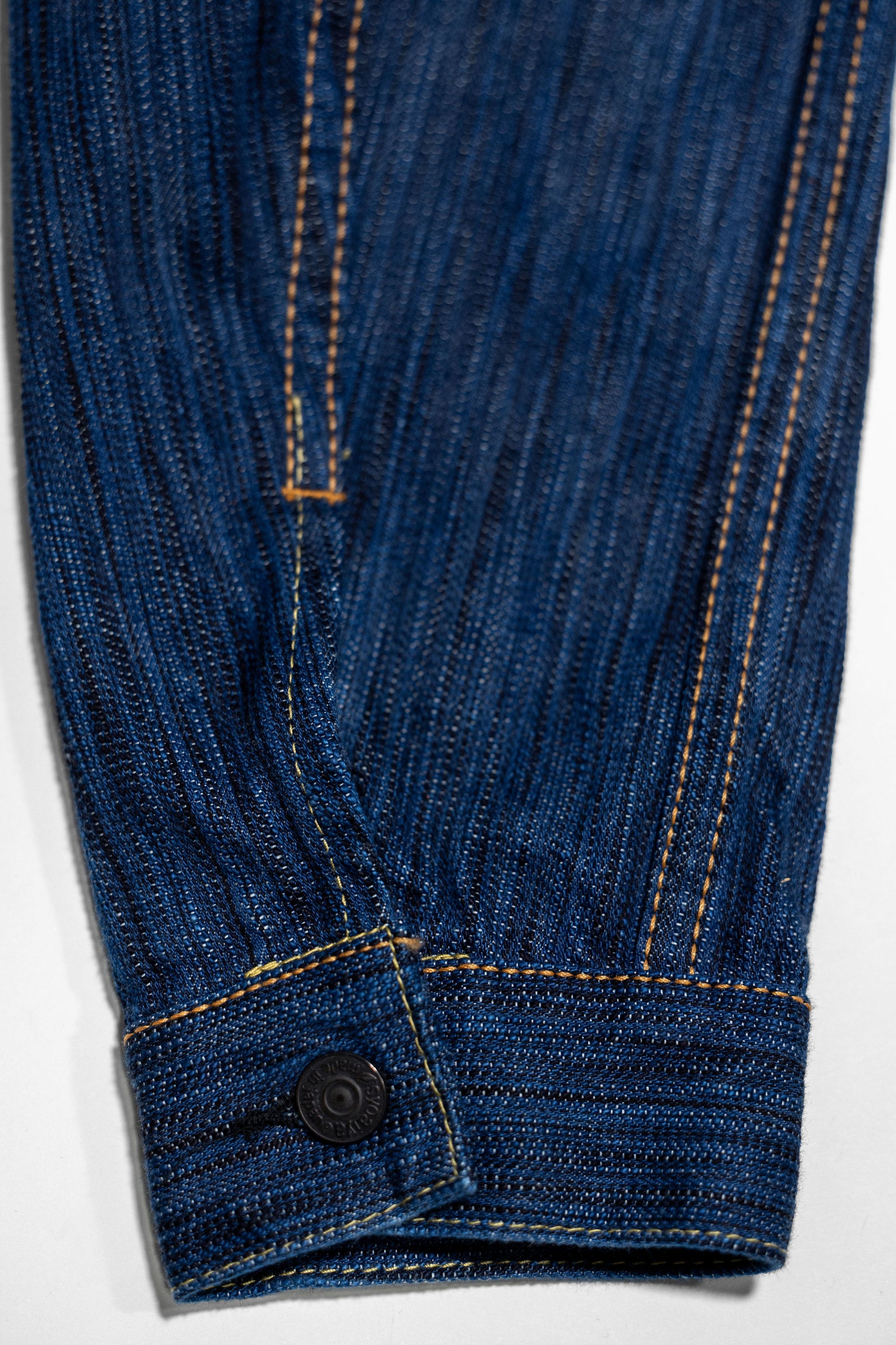 Pure Blue Japan 6225-L Waterfall Denim Type 2 Jacket - Light Indigo. close up of end of sleeve