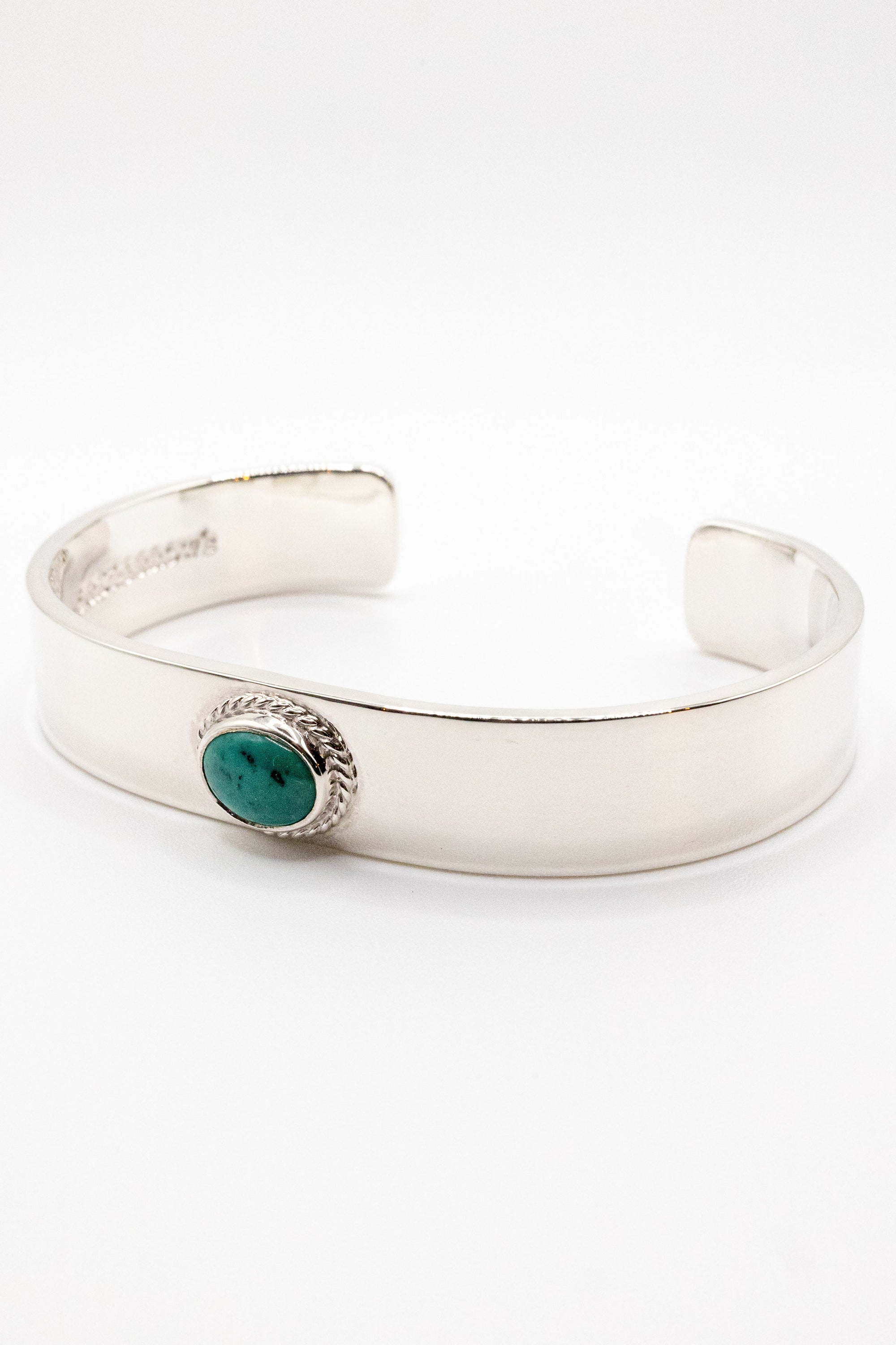 First Arrow's BR-003 Flat Hammered Bangle with Turquoise - 12mm (L)