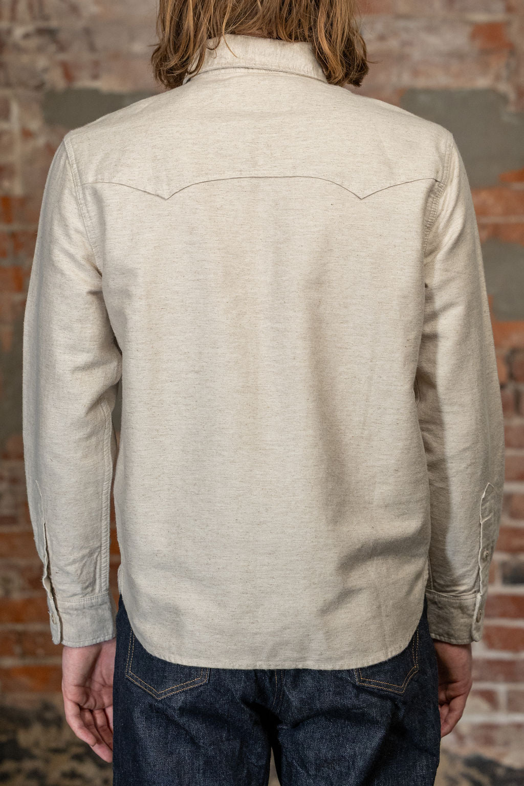 Freenote Cloth Huntsman - Natural Nep on model from the back