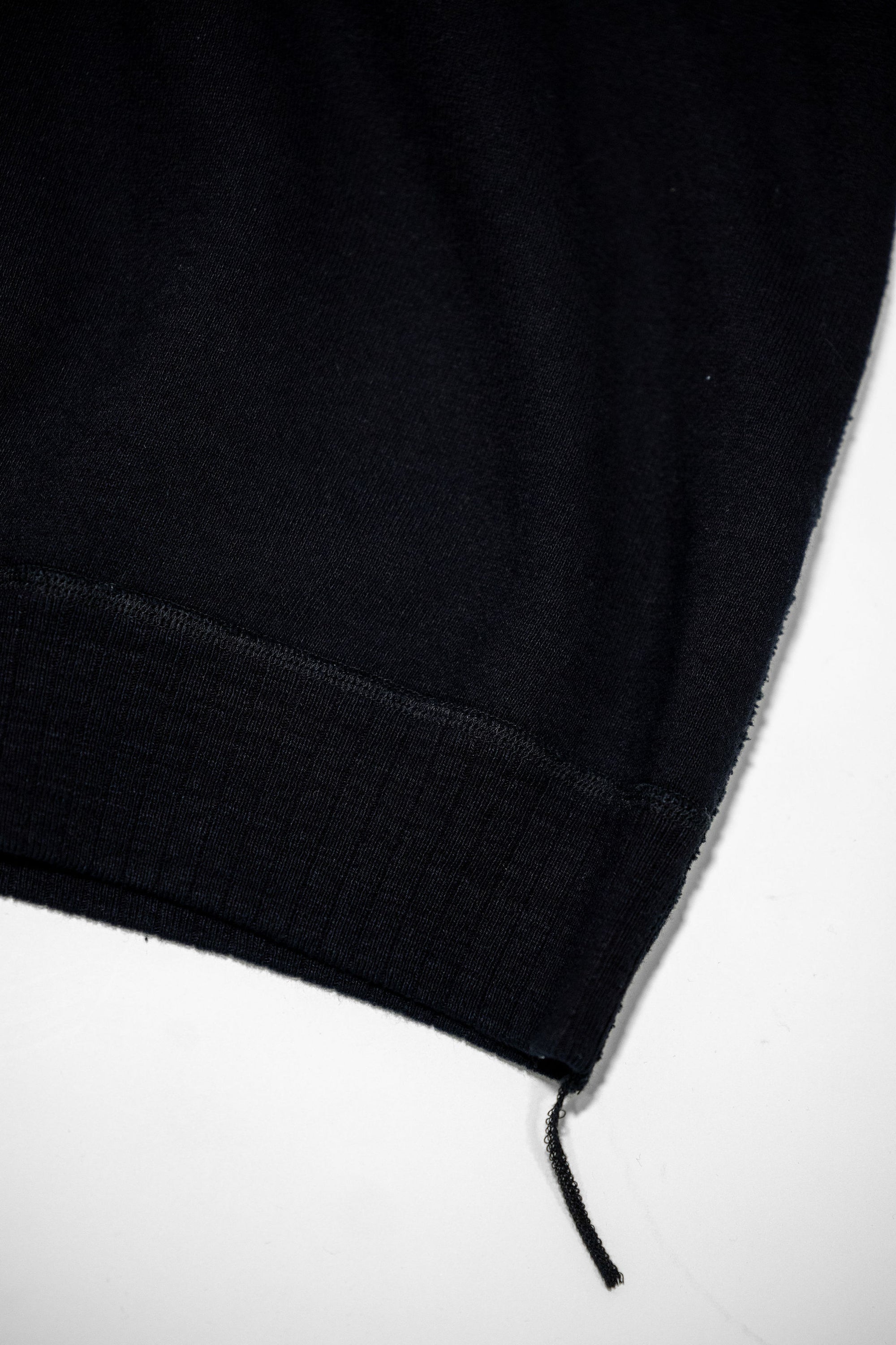 Pure Blue Japan 5410-IDBK Knitted Hoodie - Indigo Black. close up of bottom hem detail