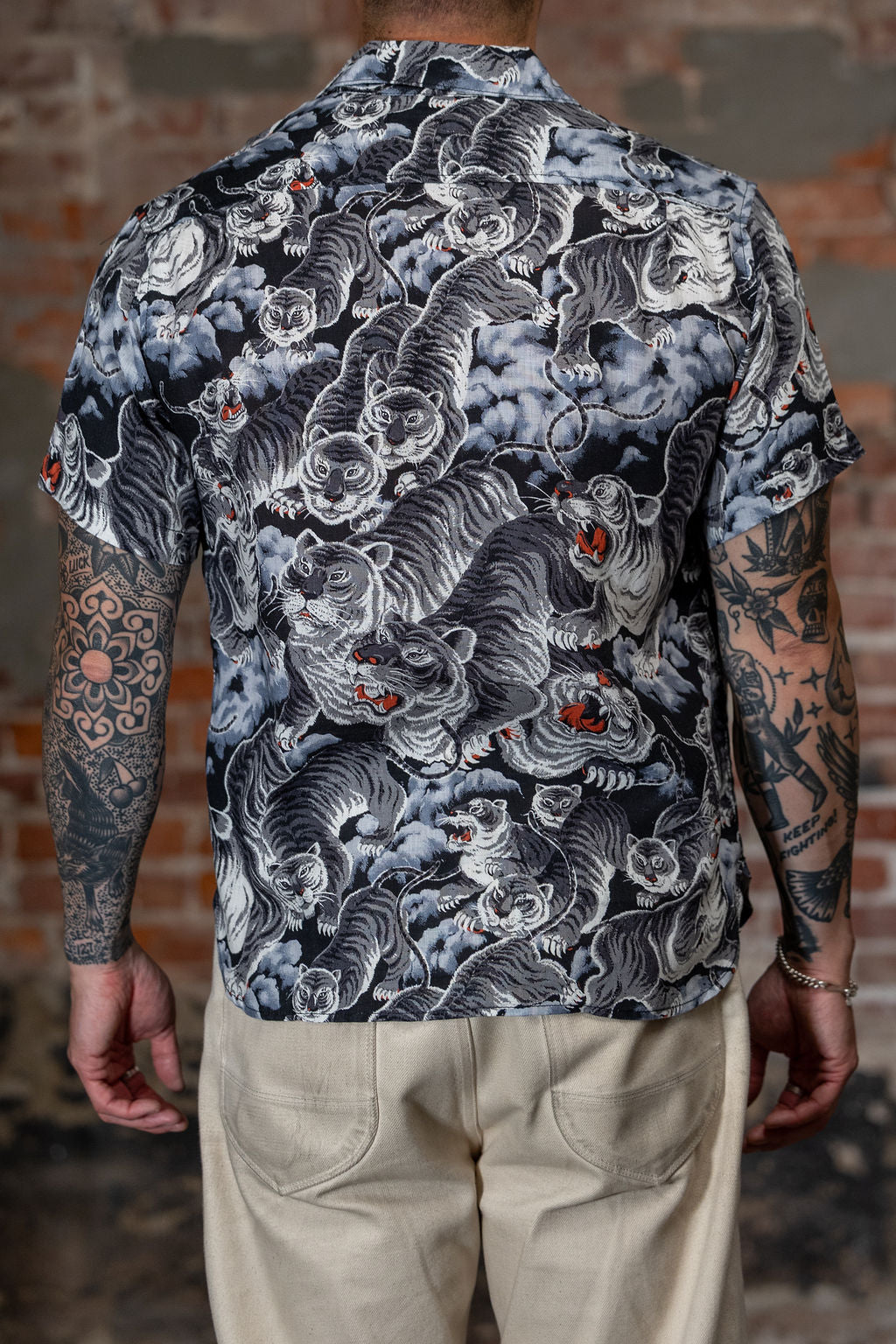 Freenote Cloth Hawaiian - Black Tigers