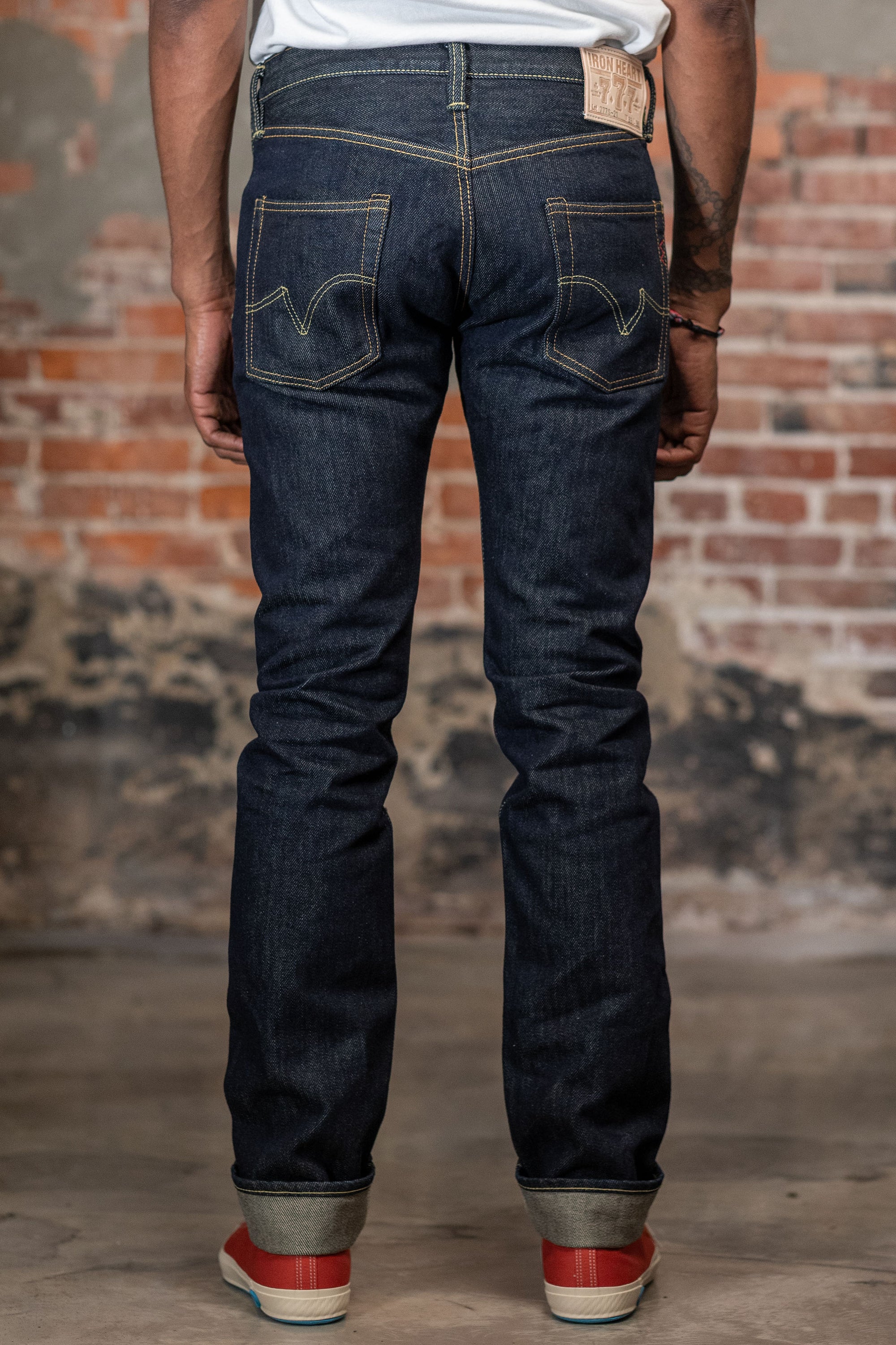 Iron Heart IH-777S-21 21oz Selvedge Denim Slim Tapered Cut Jeans - Indigo