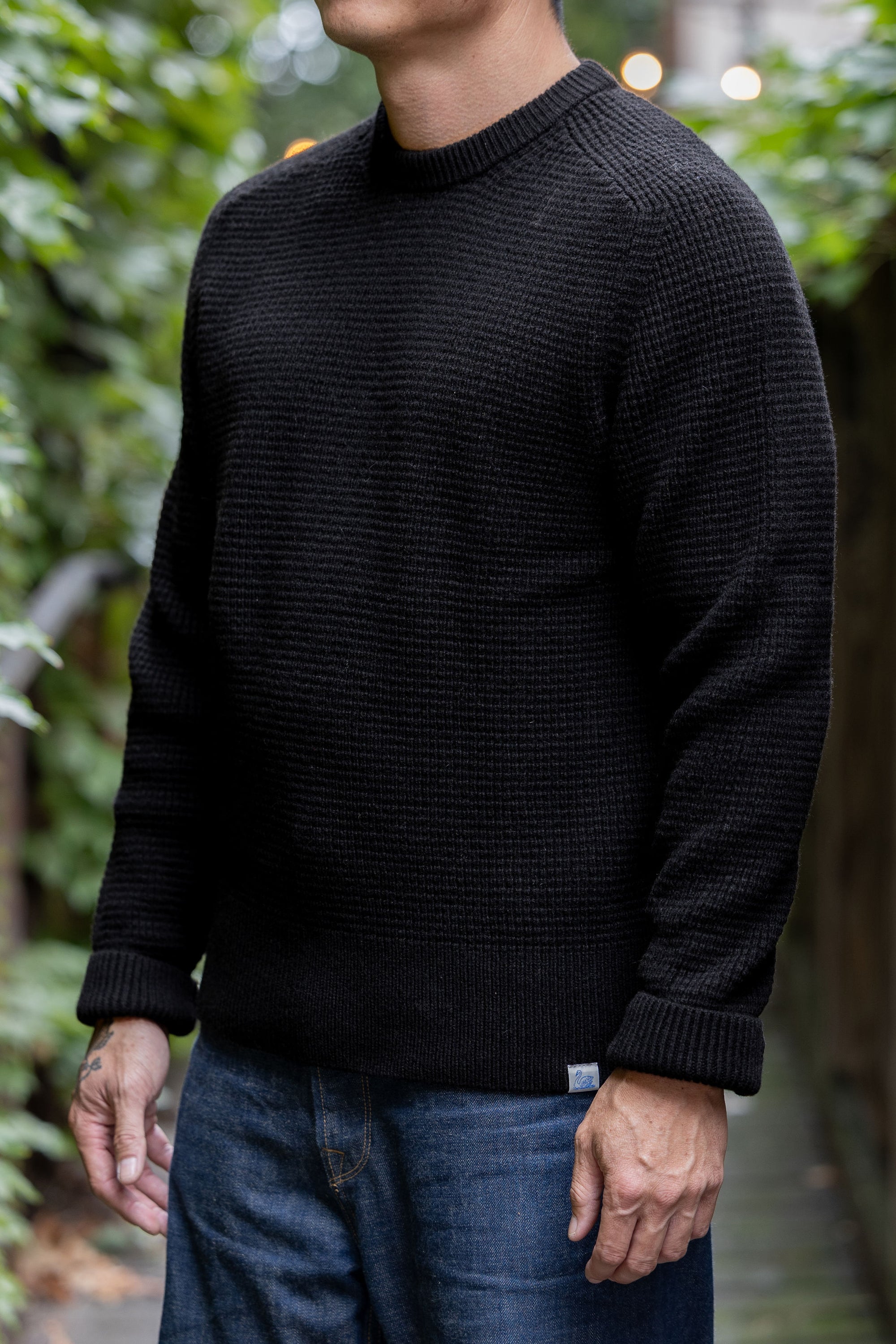 Merz b. Schwanen BLADE02 Merino Wool-Cashmere Waffle Structured Pullover - Deep Black