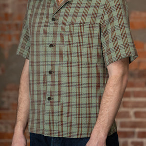 Dehen 1920 Lounge Shirt - Lawn Chair Plaid. on model side profile