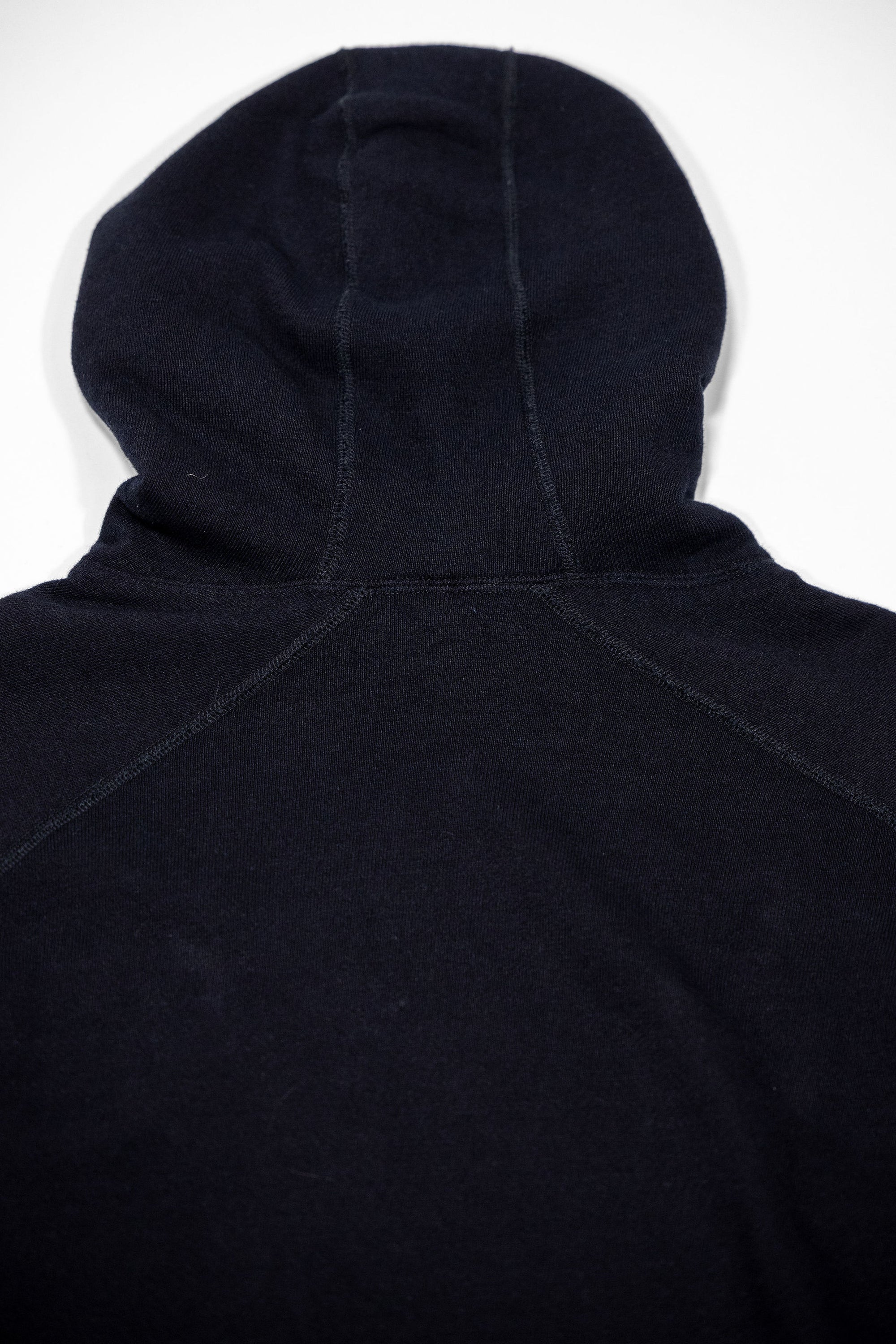Pure Blue Japan 5410-IDBK Knitted Hoodie - Indigo Black. close up of back of hood