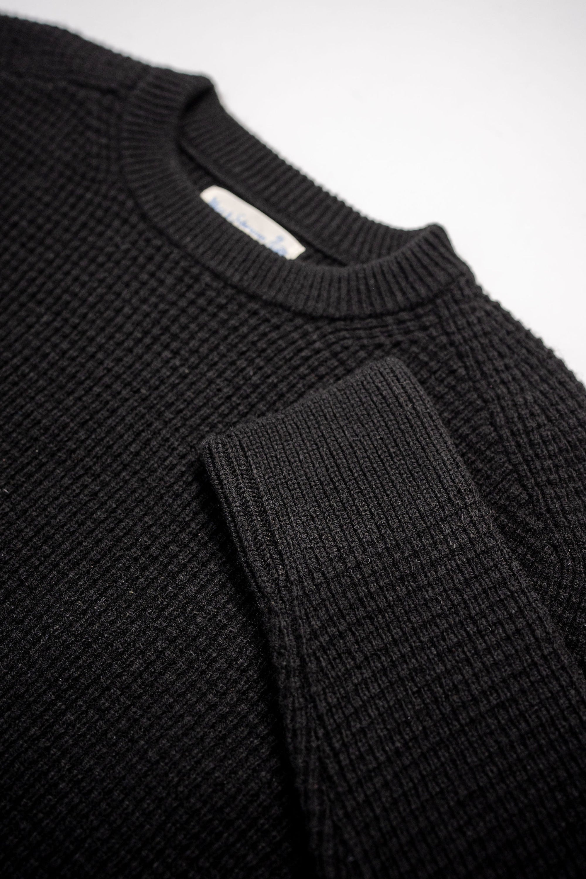 Merz b. Schwanen BLADE02 Merino Wool-Cashmere Waffle Structured Pullover - Deep Black