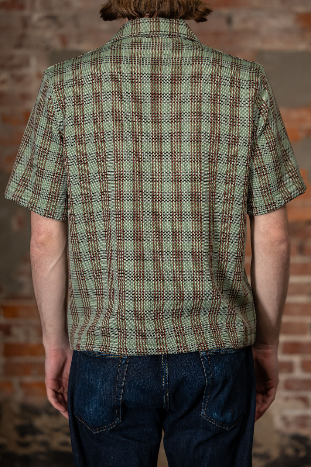Dehen 1920 Lounge Shirt - Lawn Chair Plaid. on model back profile