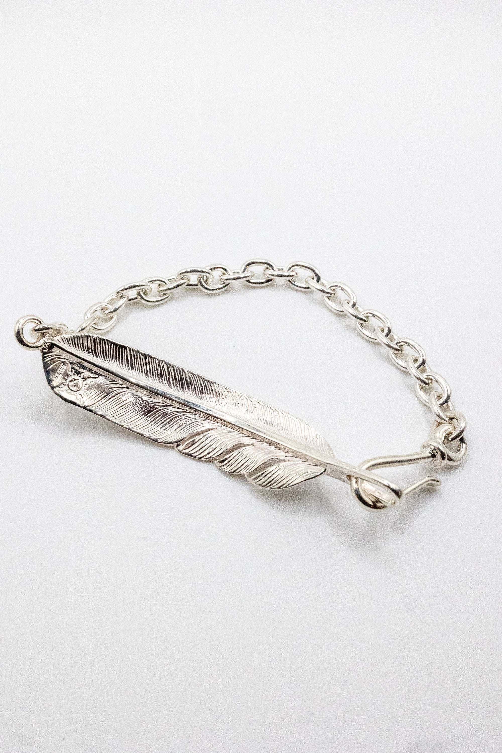 First Arrow's BR-050  Feather Chain - Bracelet