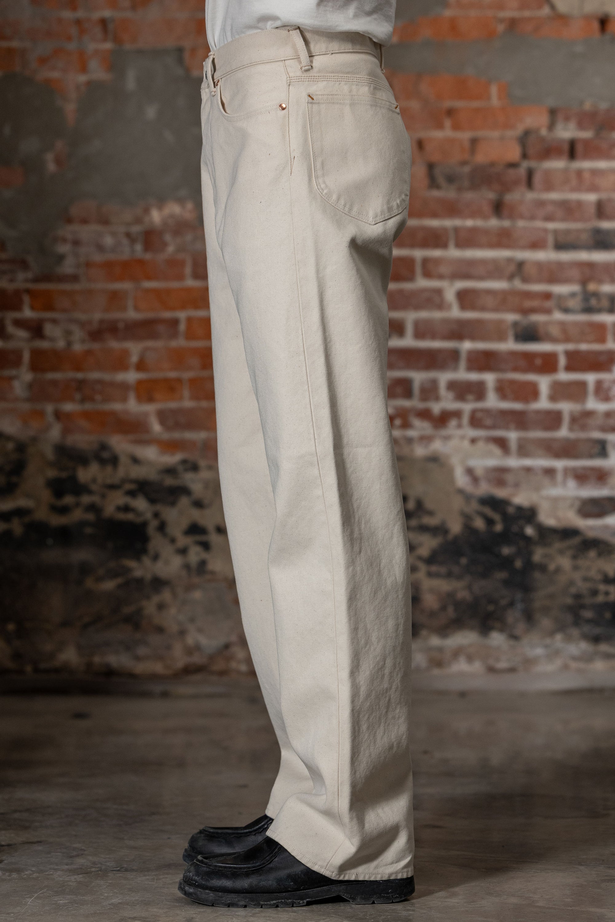 Indigofera Duke - 13oz Smithson Canvas Ecru