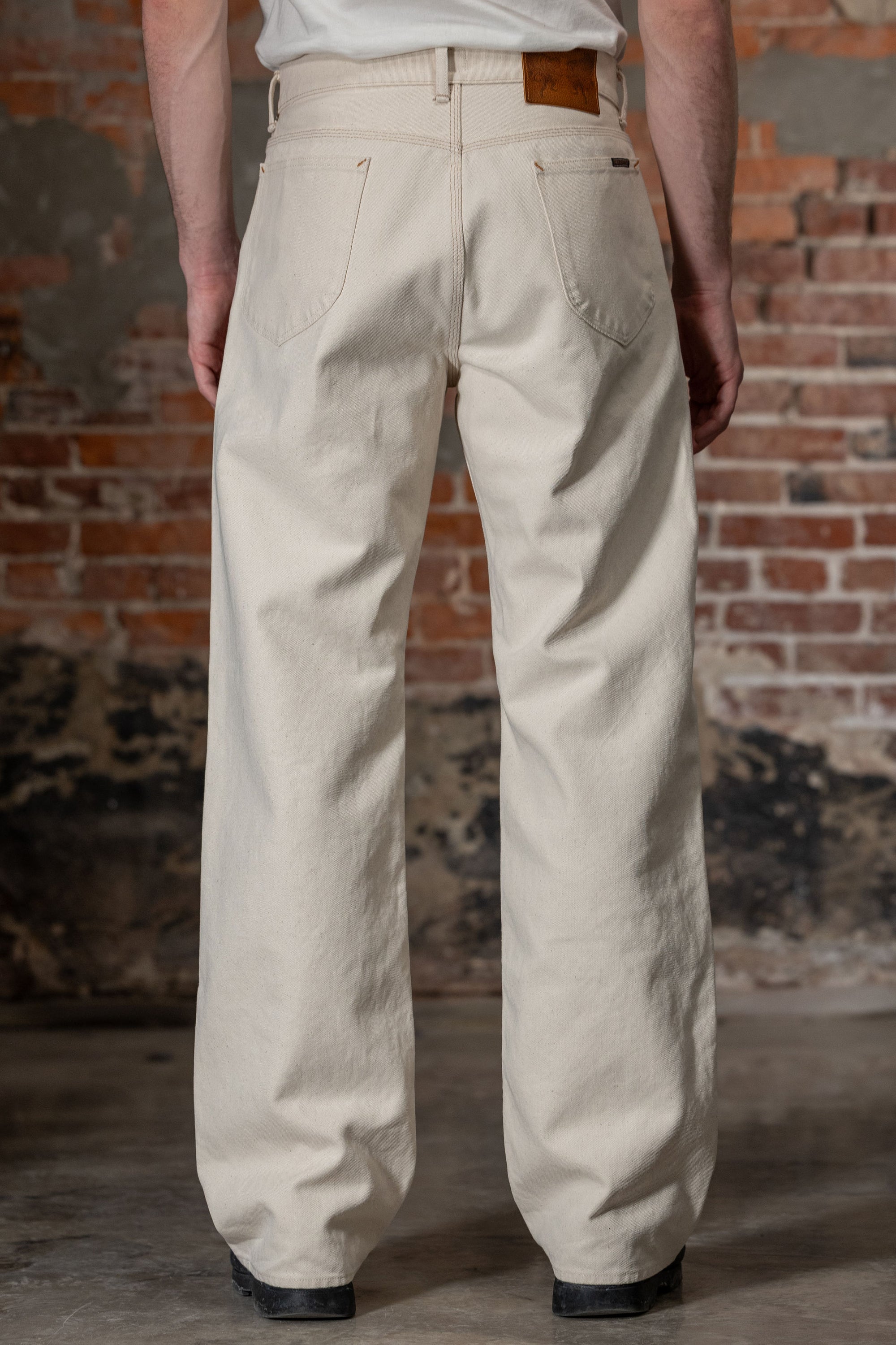 Indigofera Duke - 13oz Smithson Canvas Ecru