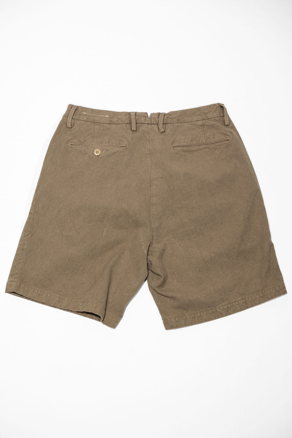 Seuvas Canvas 2-Tuck Shorts - Coffee