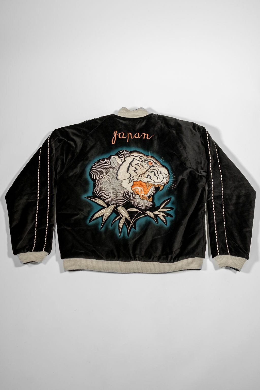 Tailor Toyo TT15809-119  Mid 1950s Style Quilted Souvenir Jacket “Stencil Paint” 60th Anniversary Special Edition - “Tiger Head” × “Eagle”