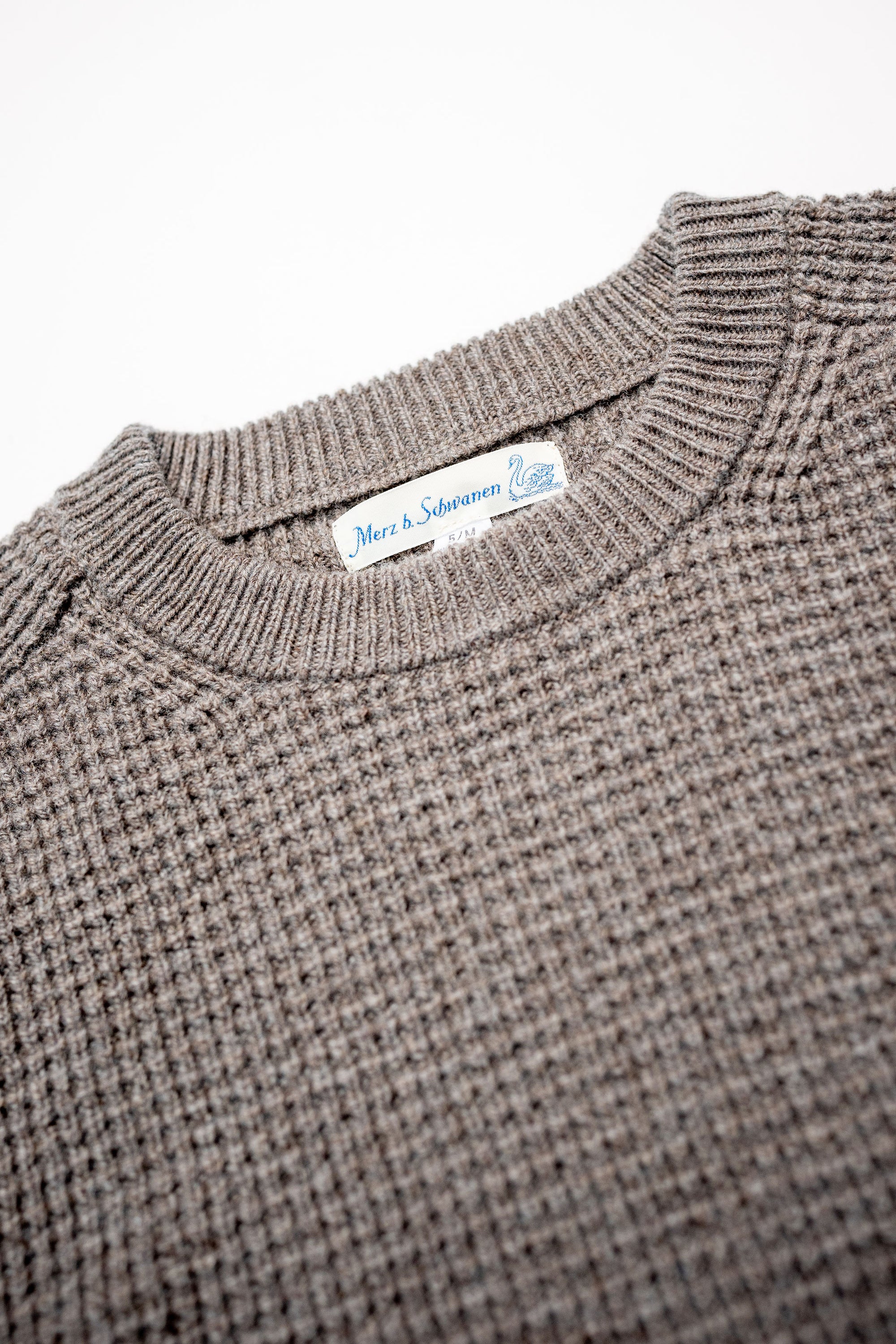 Merz b. Schwanen BLADE02 Merino Wool-Cashmere Waffle Structured Pullover - Grain