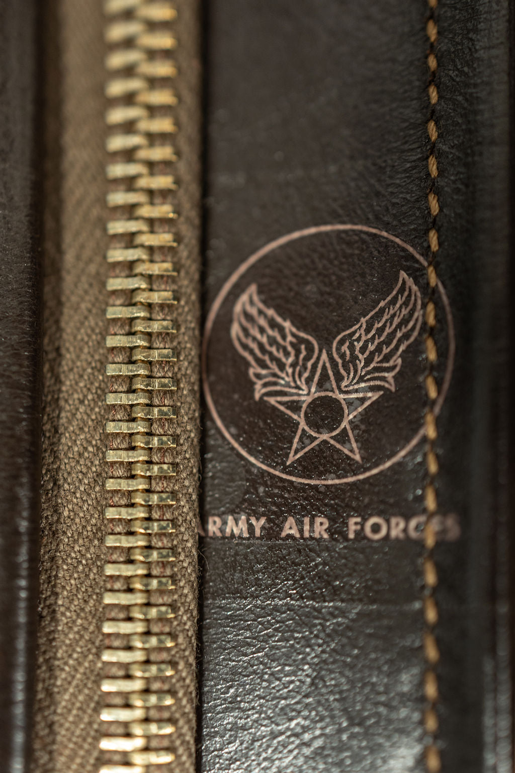 Buzz Rickson's BR80669 Type A-2 85th BOMB. SQ. "KNOCKOUT DROPPER"