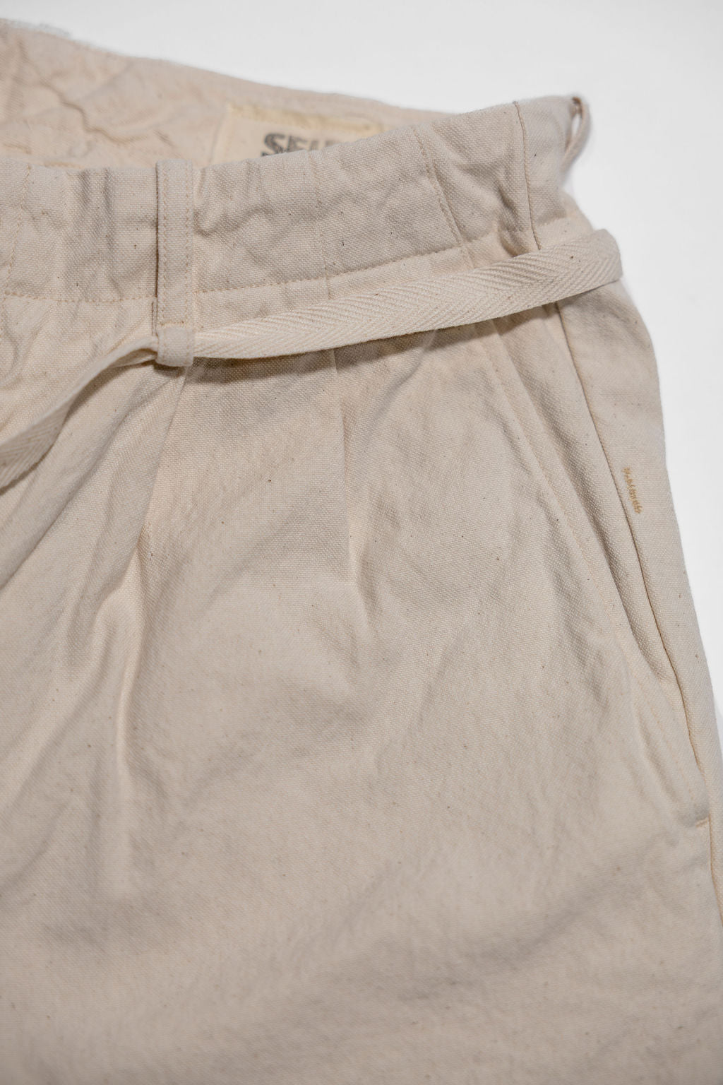 Seuvas Canvas Tapered 2-Tuck Pants (Regular) - Natural