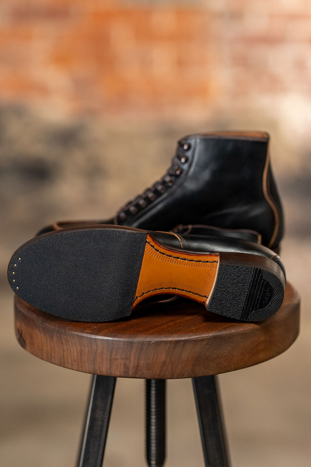 The 2 Monkeys Sportif - Black French Calfskin - Franklin & Poe