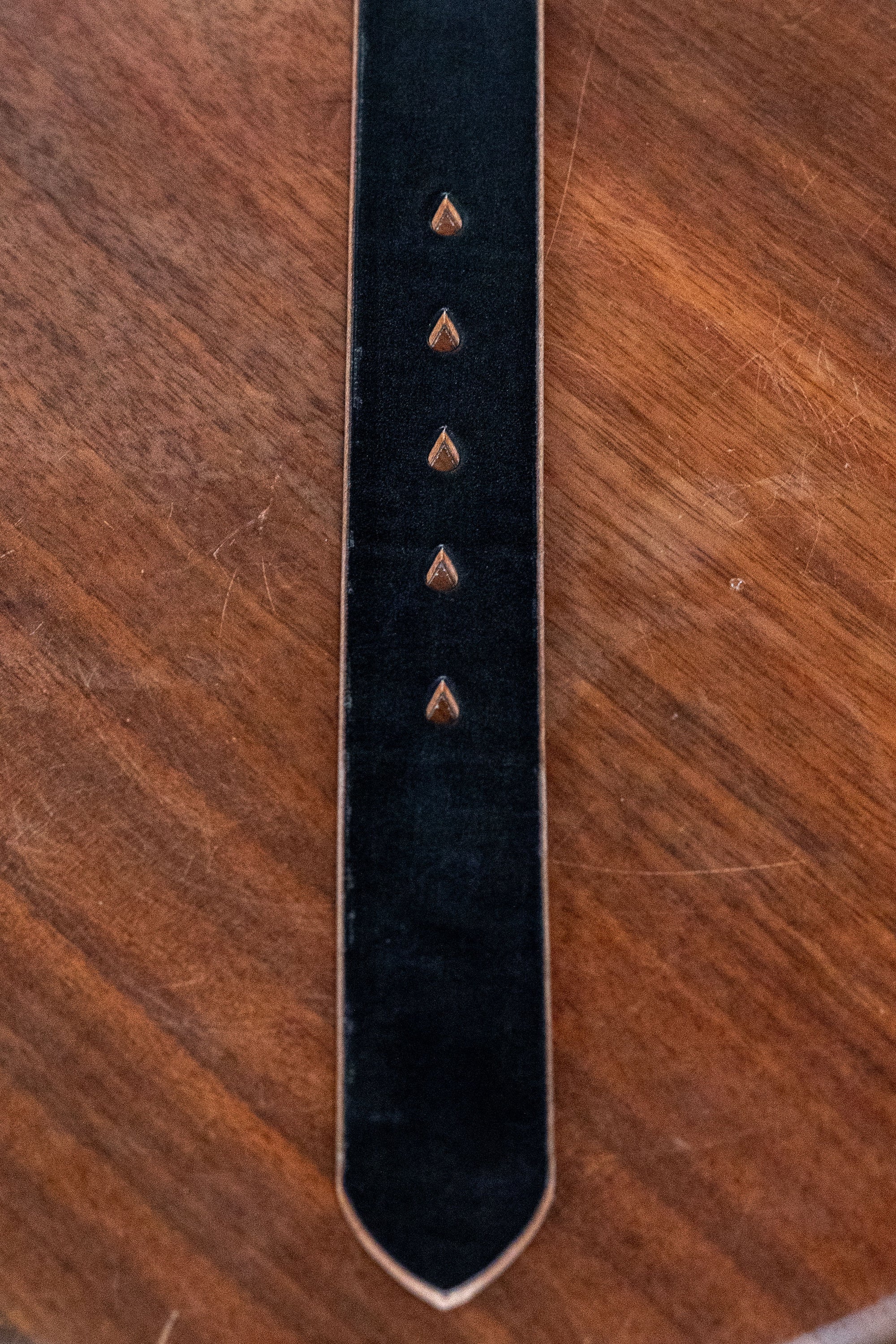 Hollows Leather Trail Belt - Black English Bridle Silver Buckle