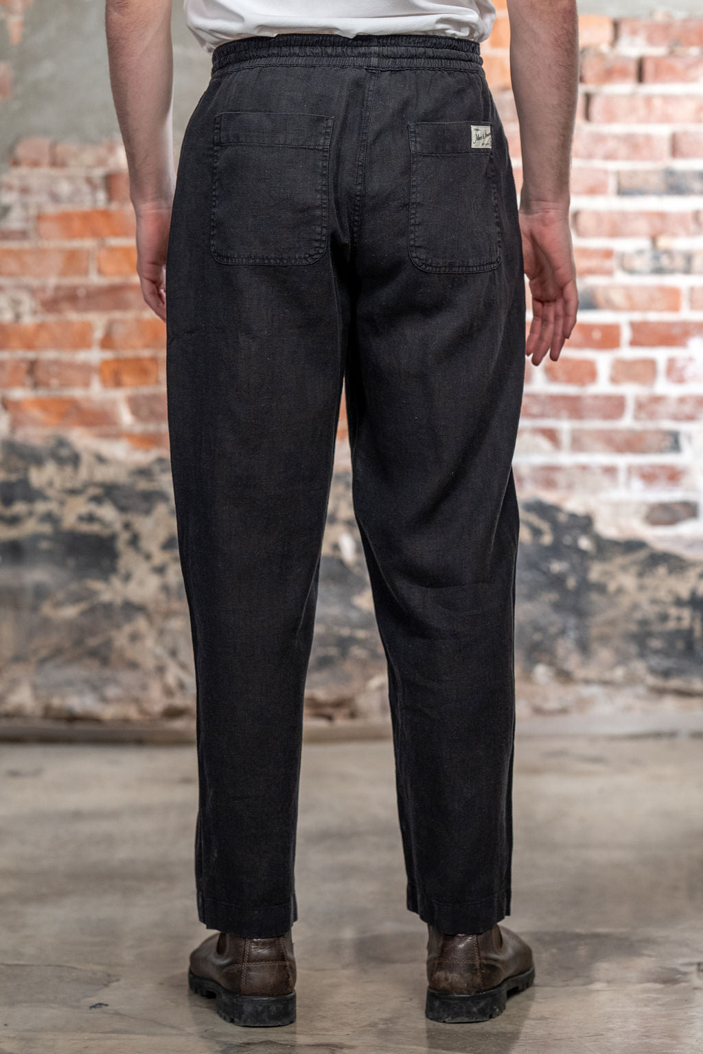 Merz b. Schwanen PANTS05LI Linen Workers Drawstring Pants  - Deep Black