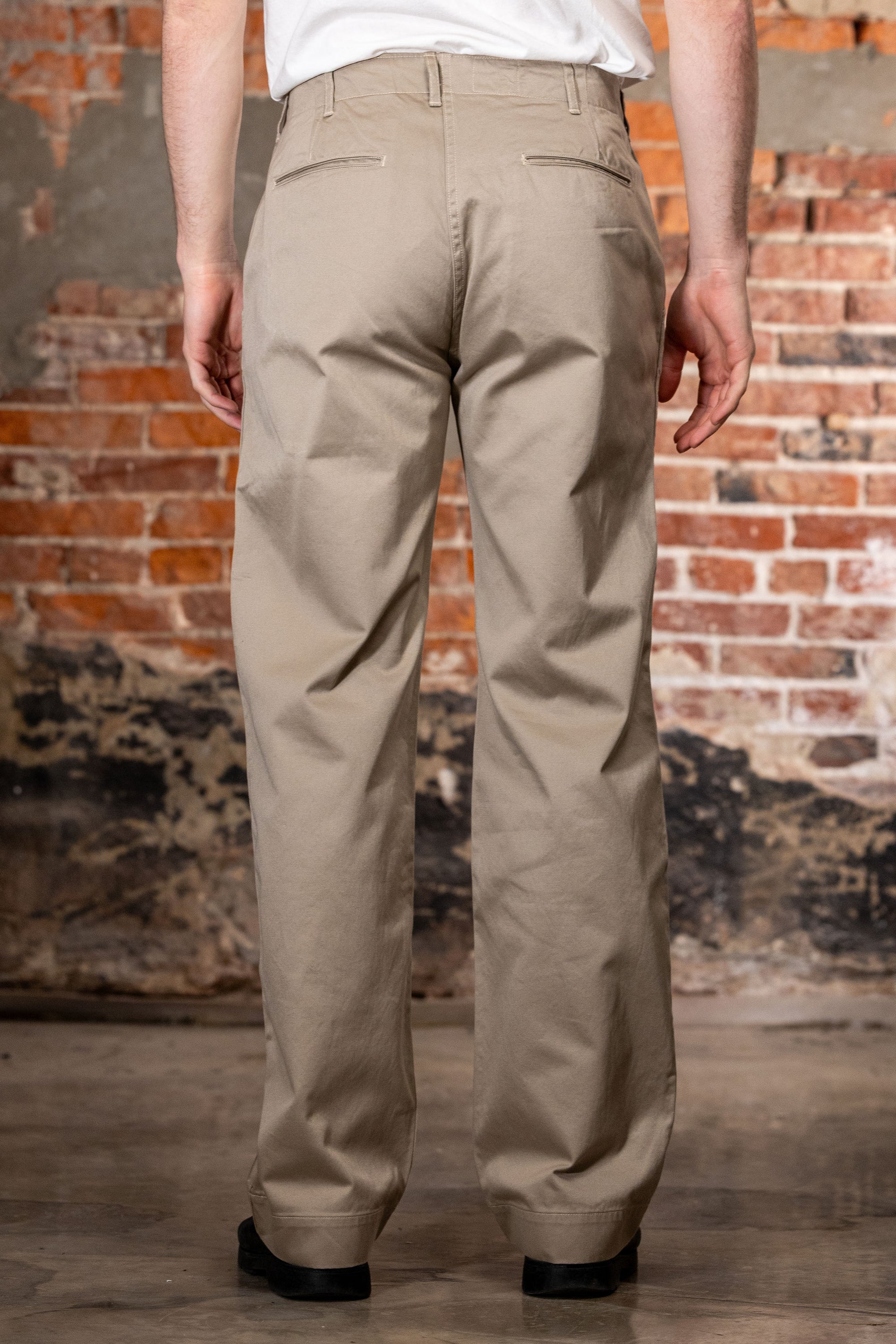 パンツ TCB jeans Stay Gold Chino / 41 Khaki TCB Jeans Stay Gold Chino - 41 Khaki - Franklin & Poe