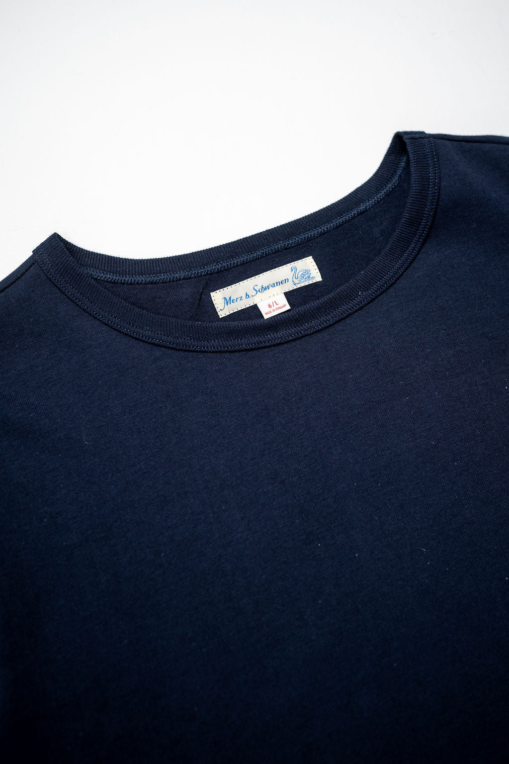 Merz b. Schwanen 215 Classic Crew Neck T-Shirt - Ink Blue