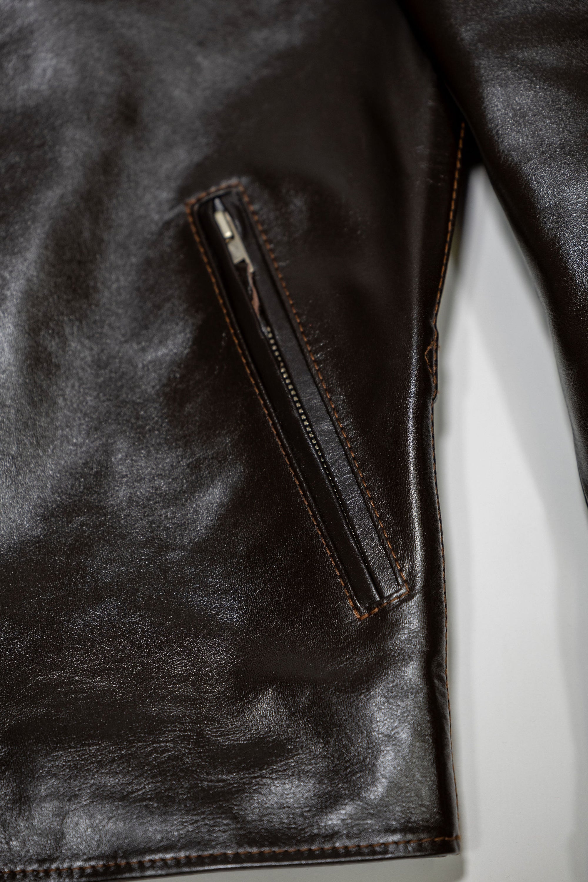 The Flat Head FN-LJ-HS004 Horsehide Quilting Single Riders Jacket - Front Pocket